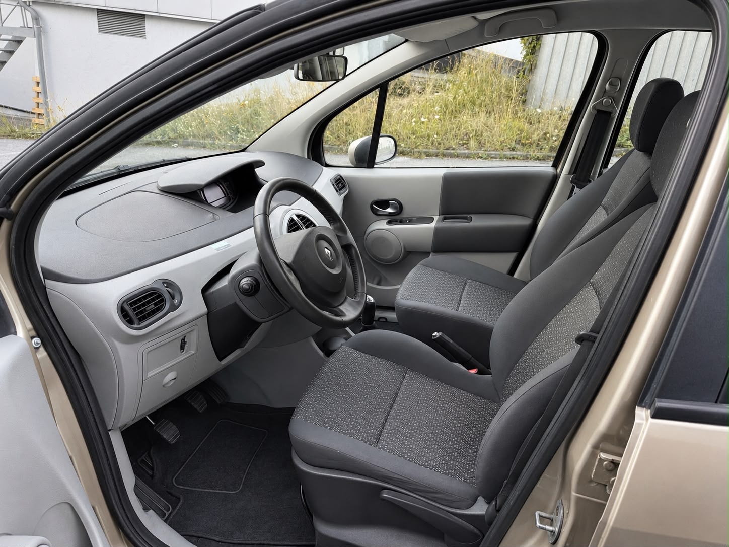 RENAULT Modus 1.4 16V Dynamique Luxe-image-8
