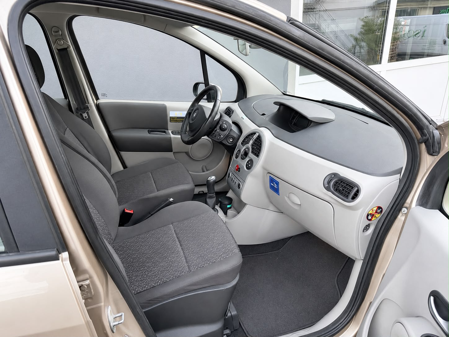 RENAULT Modus 1.4 16V Dynamique Luxe-image-9