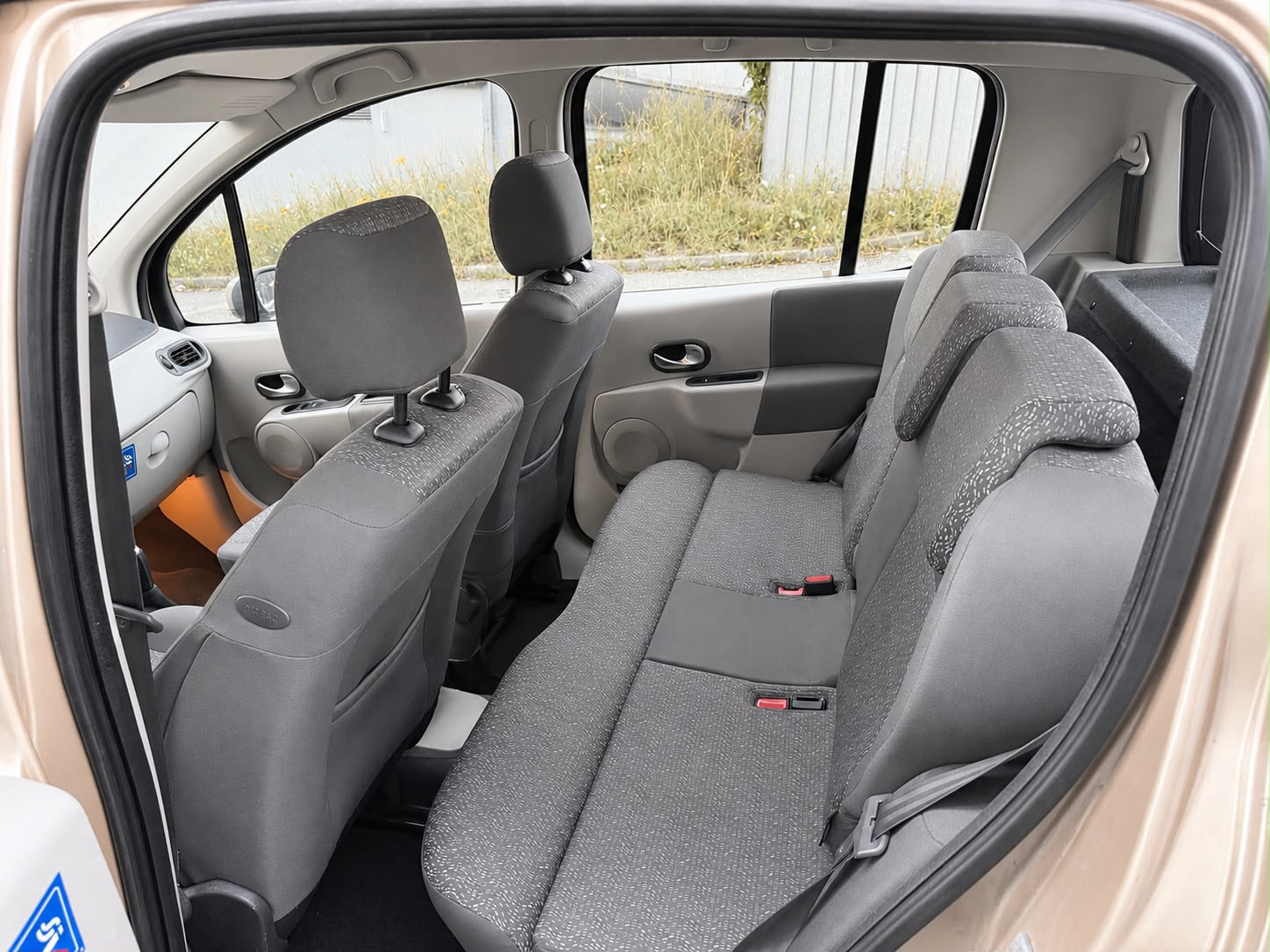 RENAULT Modus 1.4 16V Dynamique Luxe-image-10