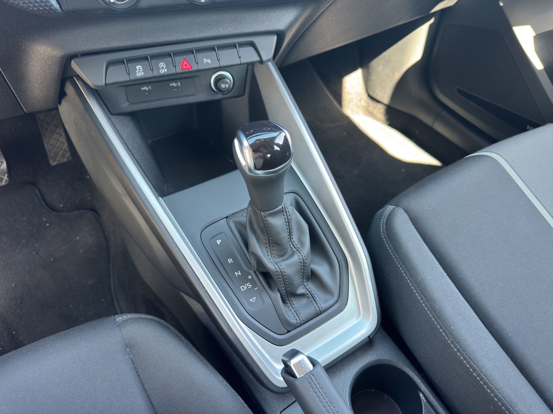 AUDI A1 allstreet 30 TFSI Attraction S-tronic-image-13