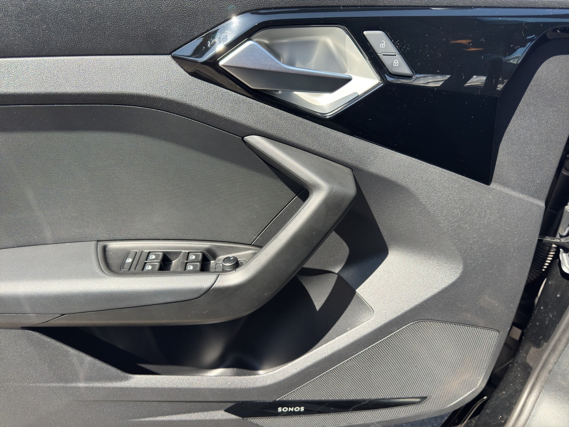 AUDI A1 allstreet 30 TFSI Attraction S-tronic-image-9