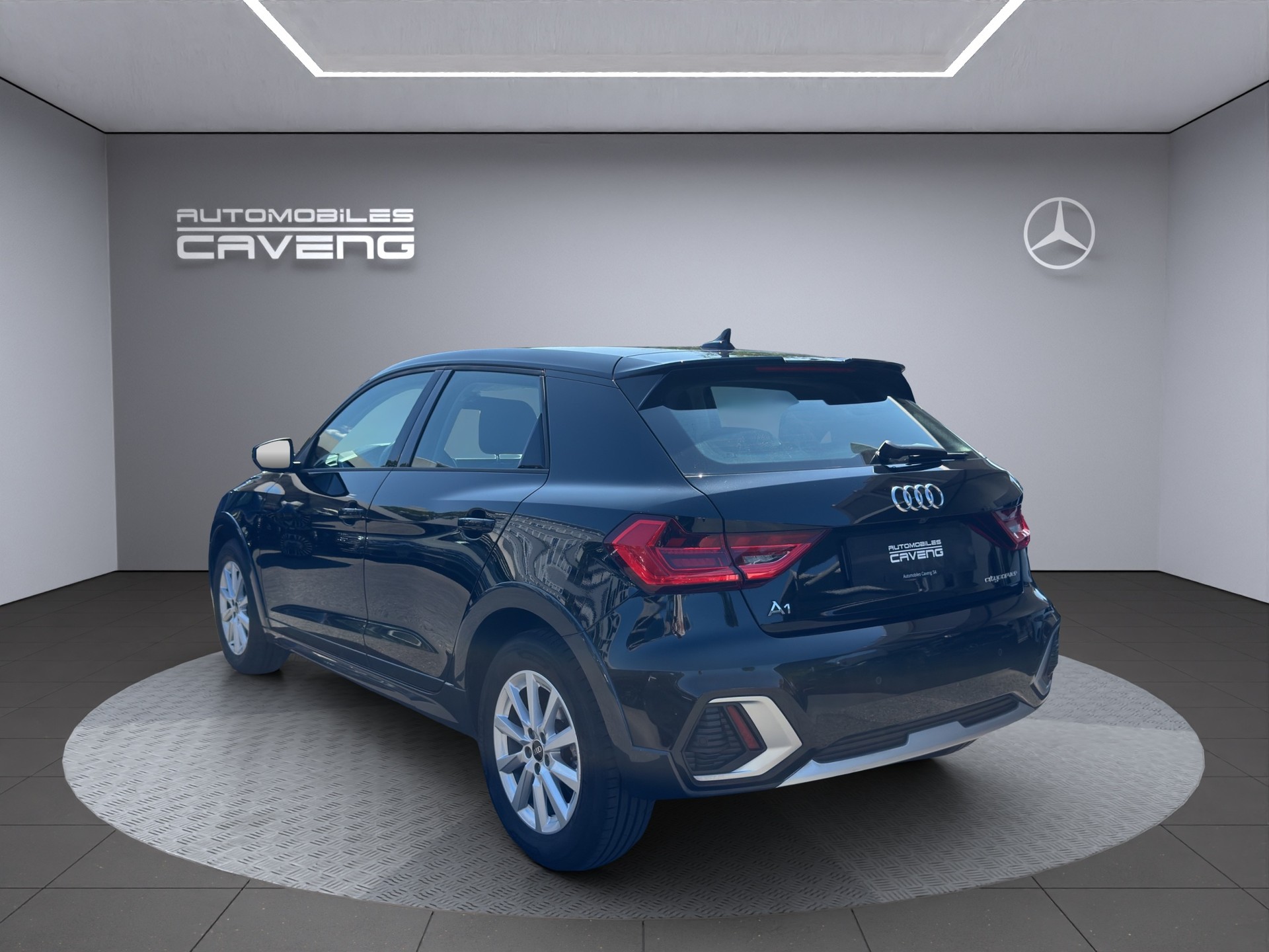 AUDI A1 allstreet 30 TFSI Attraction S-tronic-image-2