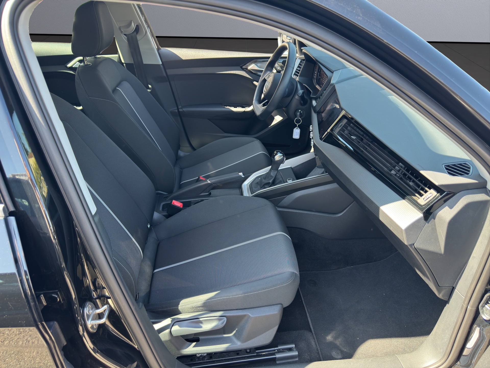 AUDI A1 allstreet 30 TFSI Attraction S-tronic-image-15