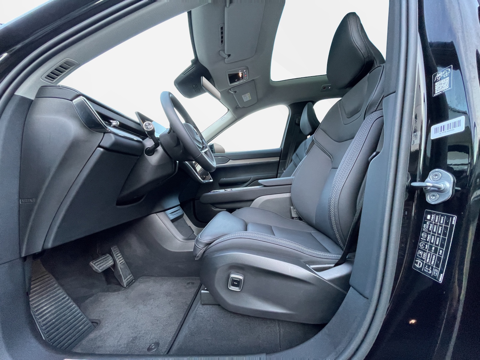 VOLVO EX90 Twin Plus AWD-image-9