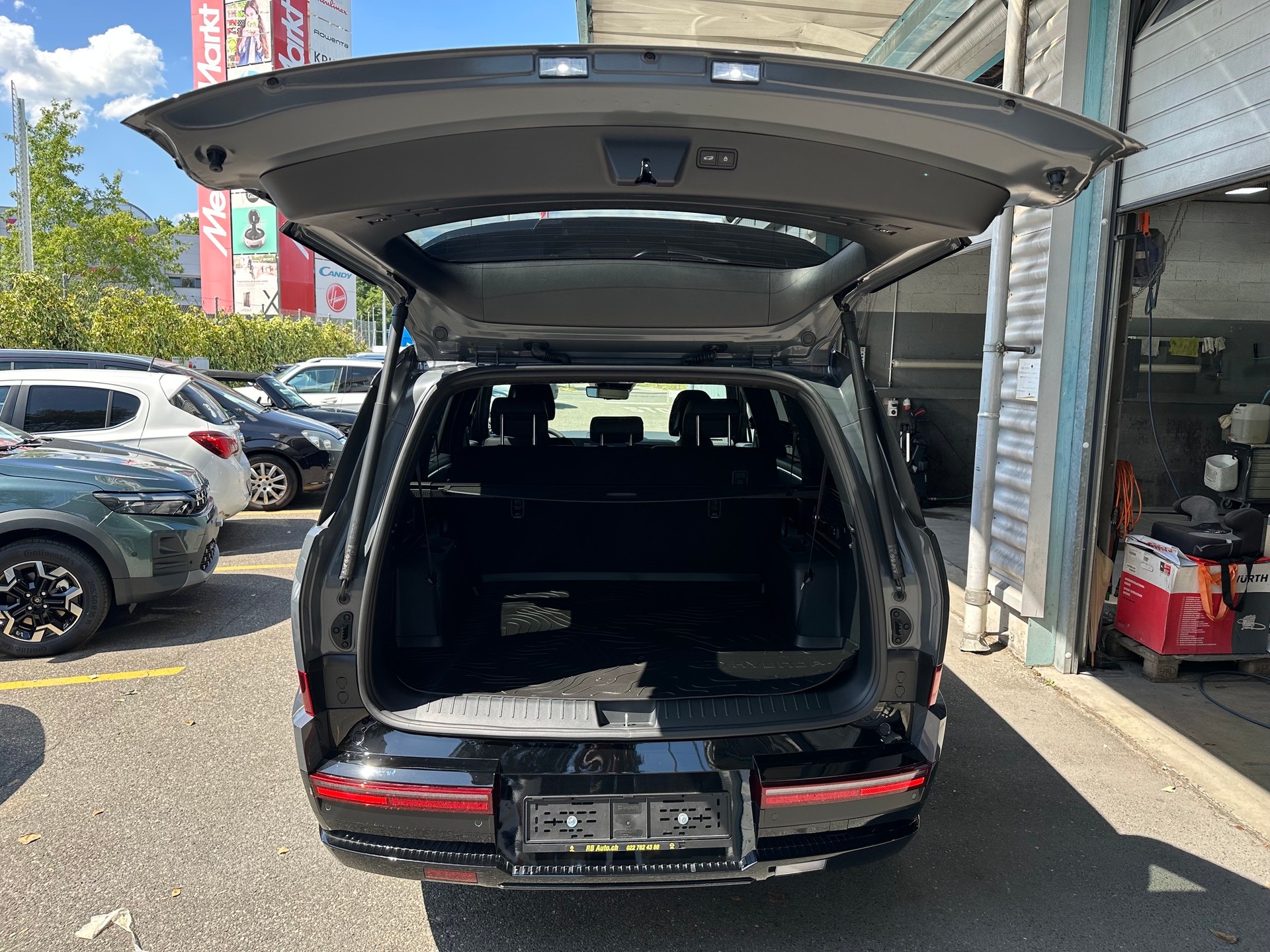 HYUNDAI Santa Fe 1.6 T-GDi HEV Calligraphy Swiss Ed. 4WD Automatic-image-6