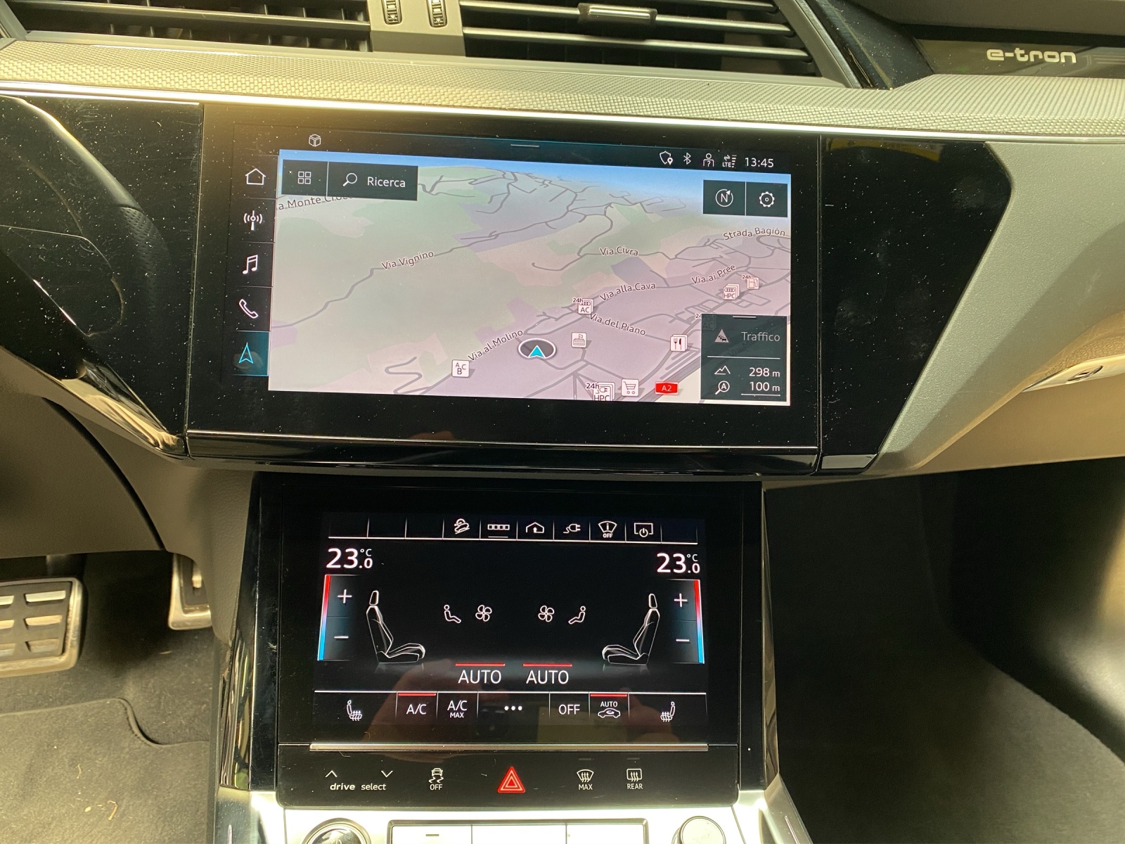 AUDI Q8 Sportback 50 e-tron Black Edition quattro-image-11
