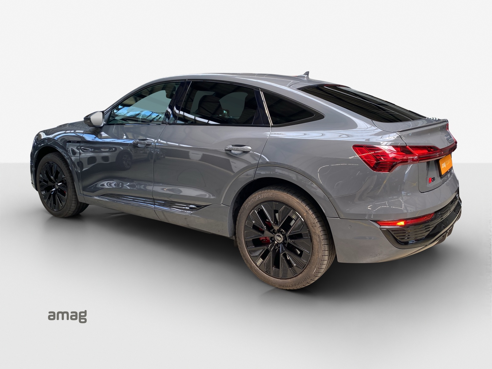 AUDI Q8 Sportback 50 e-tron Black Edition quattro-image-2
