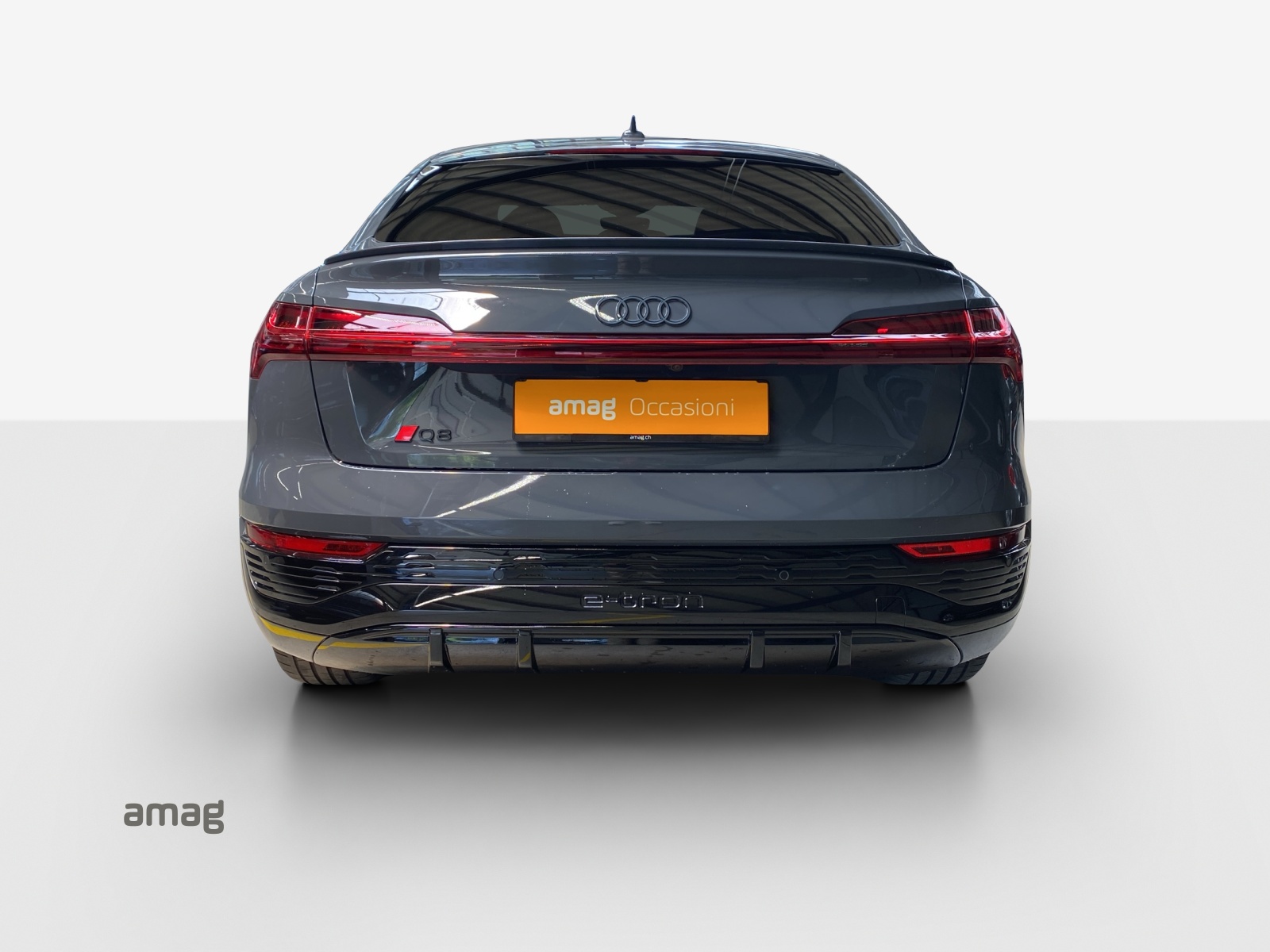 AUDI Q8 Sportback 50 e-tron Black Edition quattro-image-4