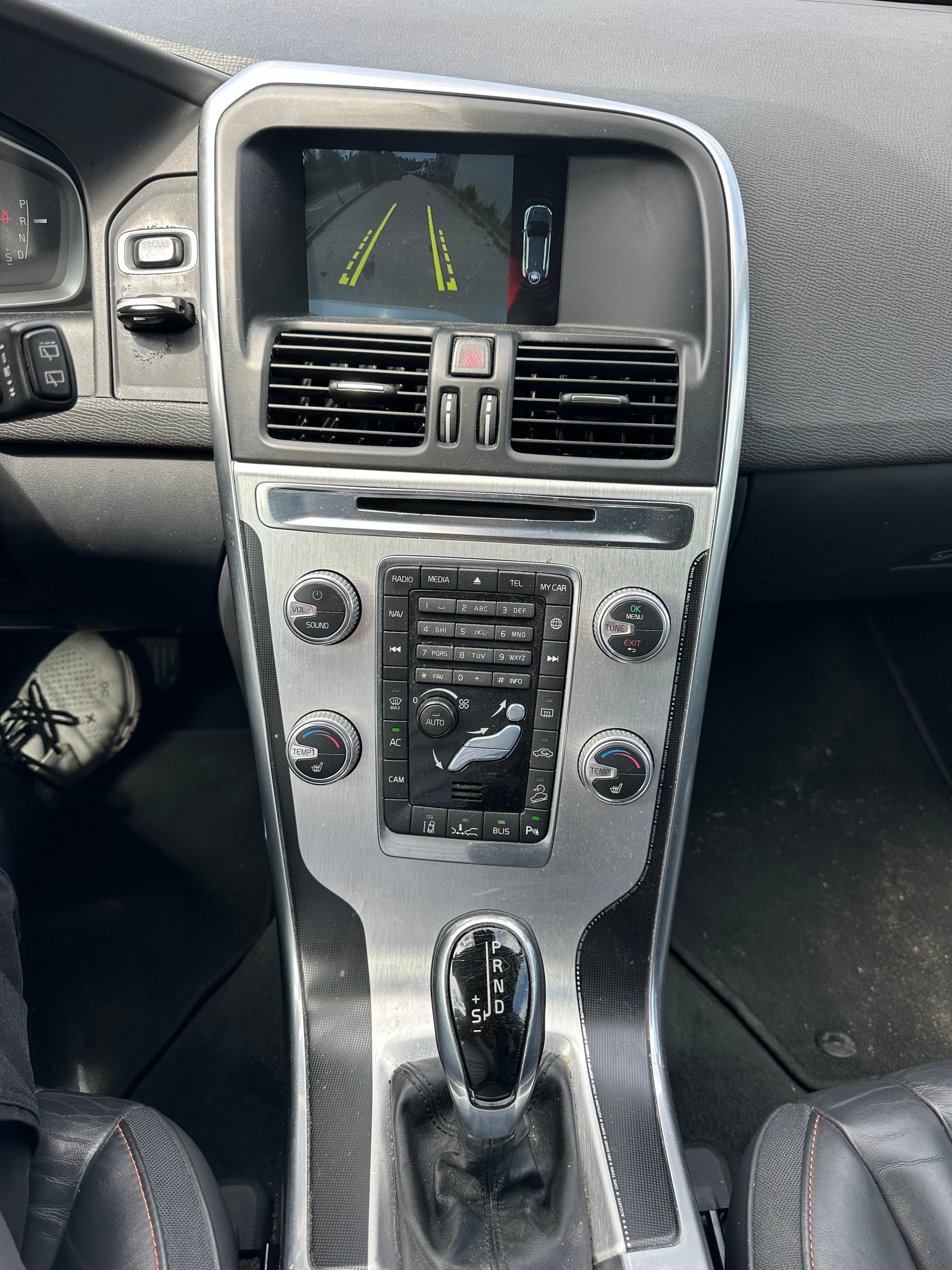 VOLVO XC60 D4 AWD OceanRace Geartronic-image-8