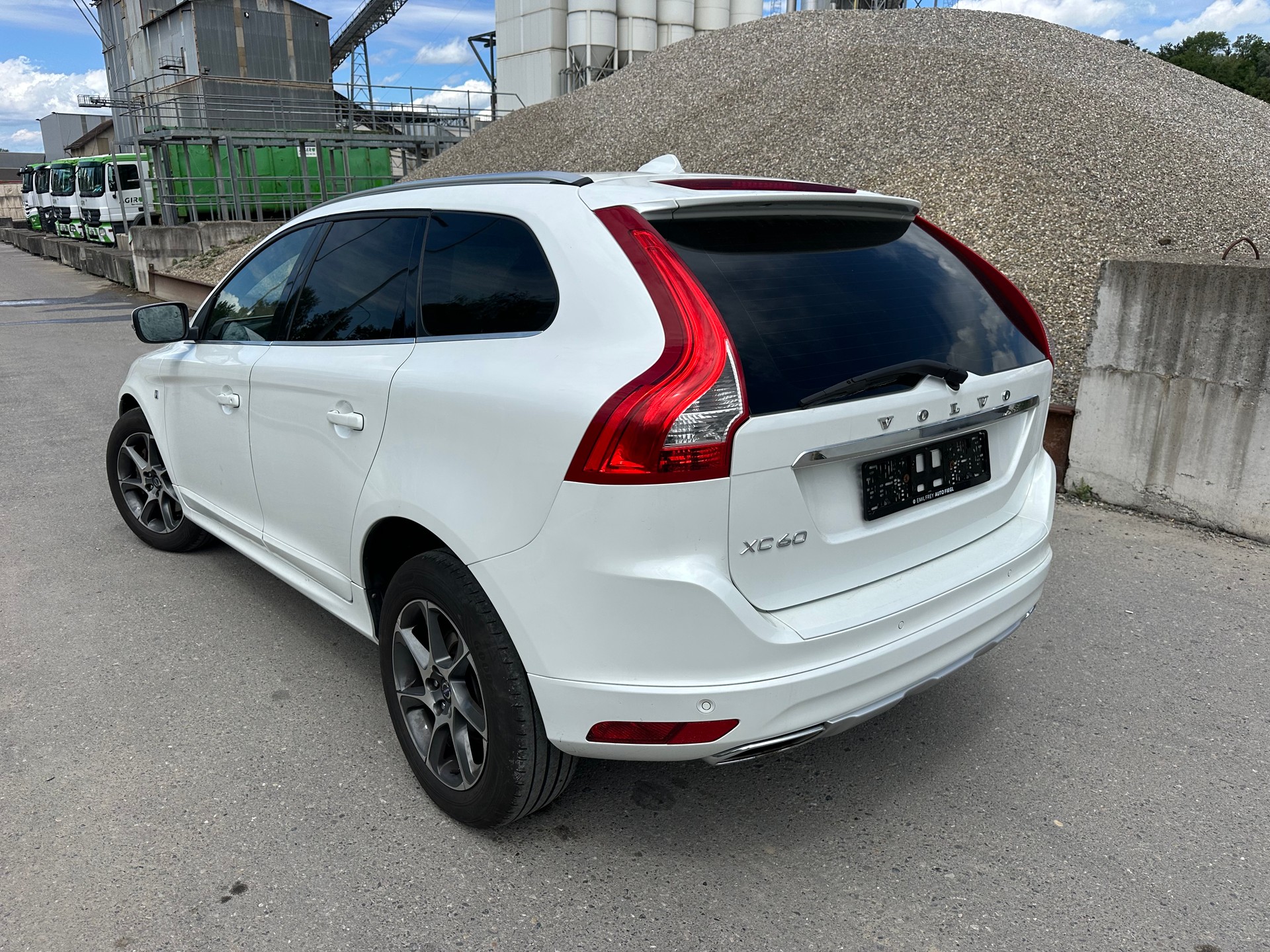 VOLVO XC60 D4 AWD OceanRace Geartronic-image-1
