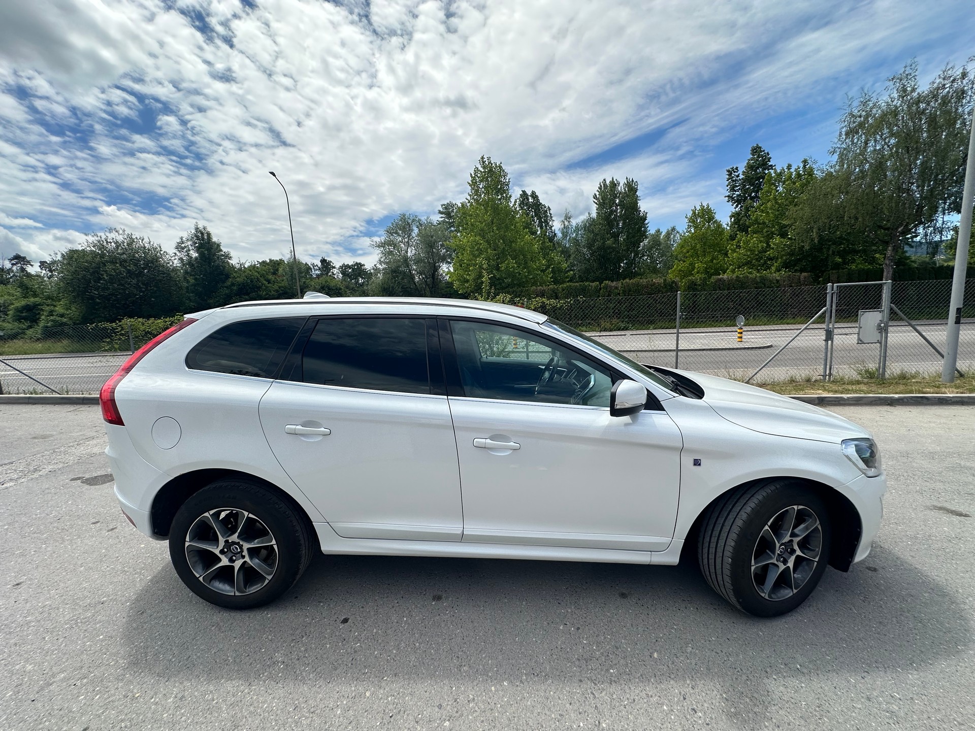 VOLVO XC60 D4 AWD OceanRace Geartronic-image-4