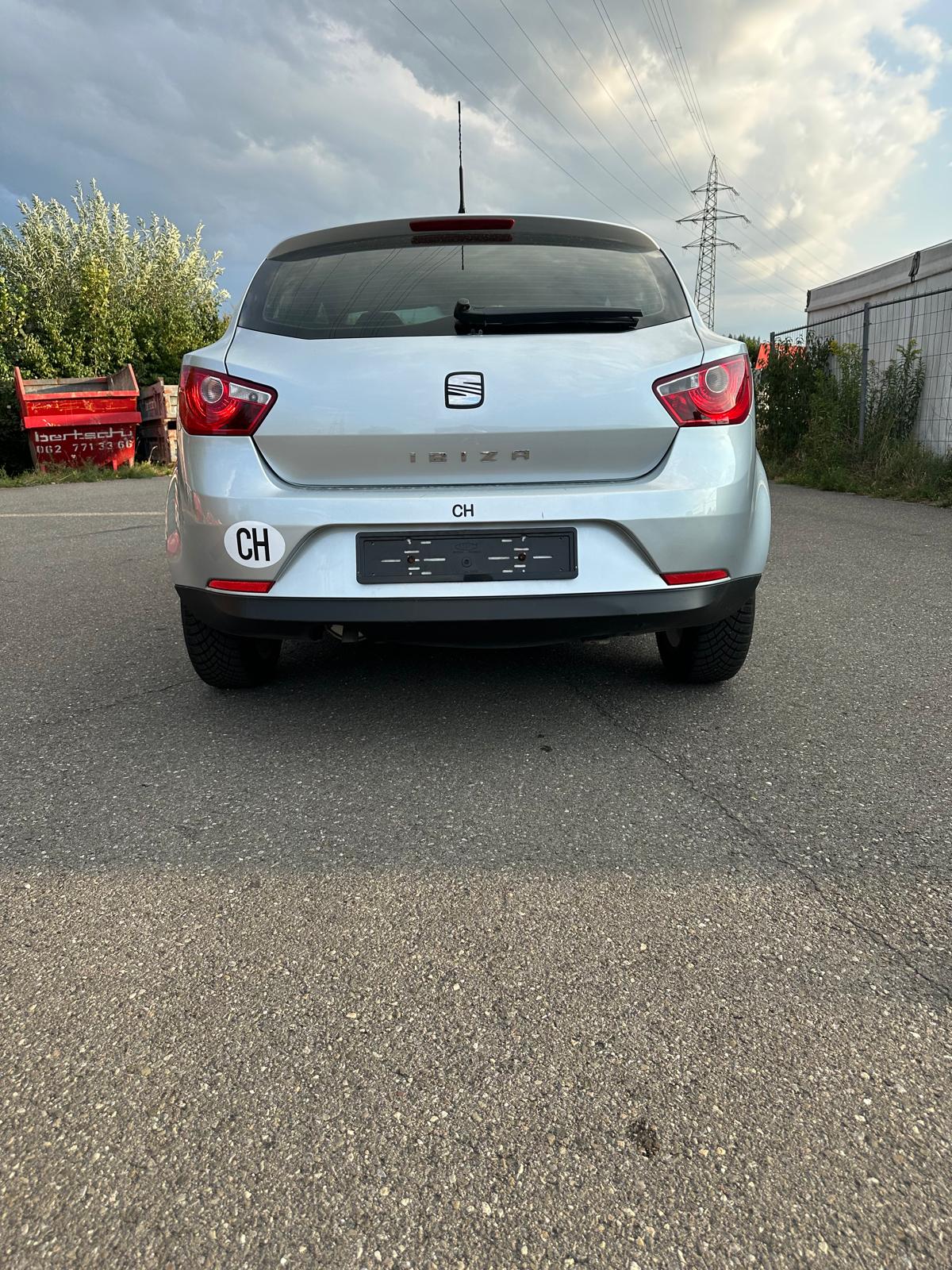 SEAT Ibiza SC 1.6 Sport-image-2