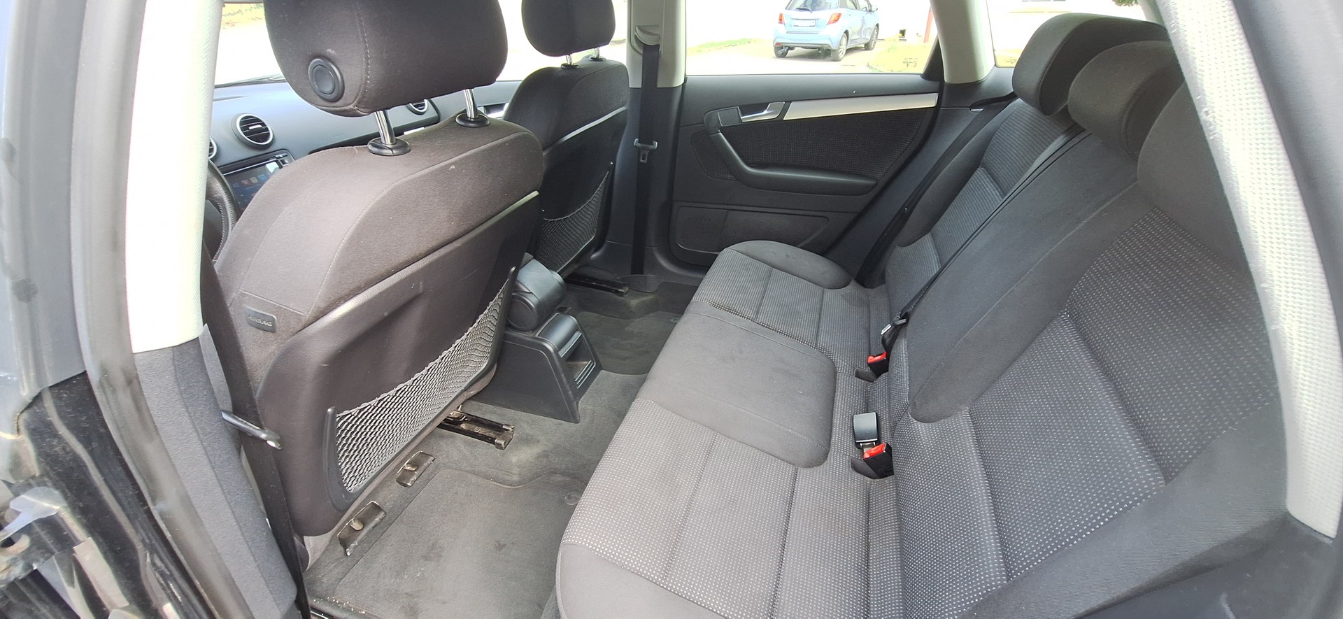 AUDI A3 Sportback 2.0 Turbo FSI Ambiente-image-9