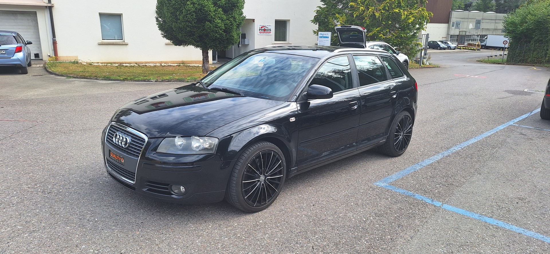 AUDI A3 Sportback 2.0 Turbo FSI Ambiente-image-2