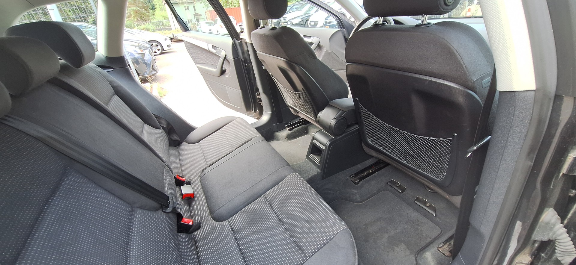 AUDI A3 Sportback 2.0 Turbo FSI Ambiente-image-11