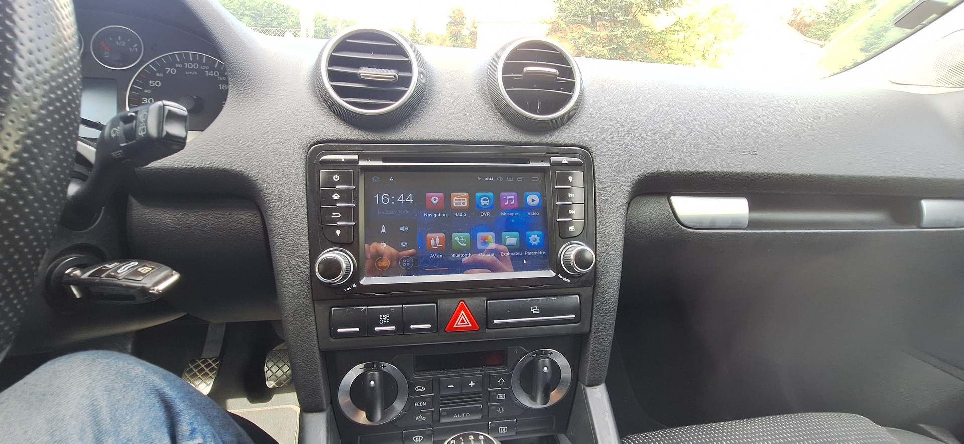 AUDI A3 Sportback 2.0 Turbo FSI Ambiente-image-24