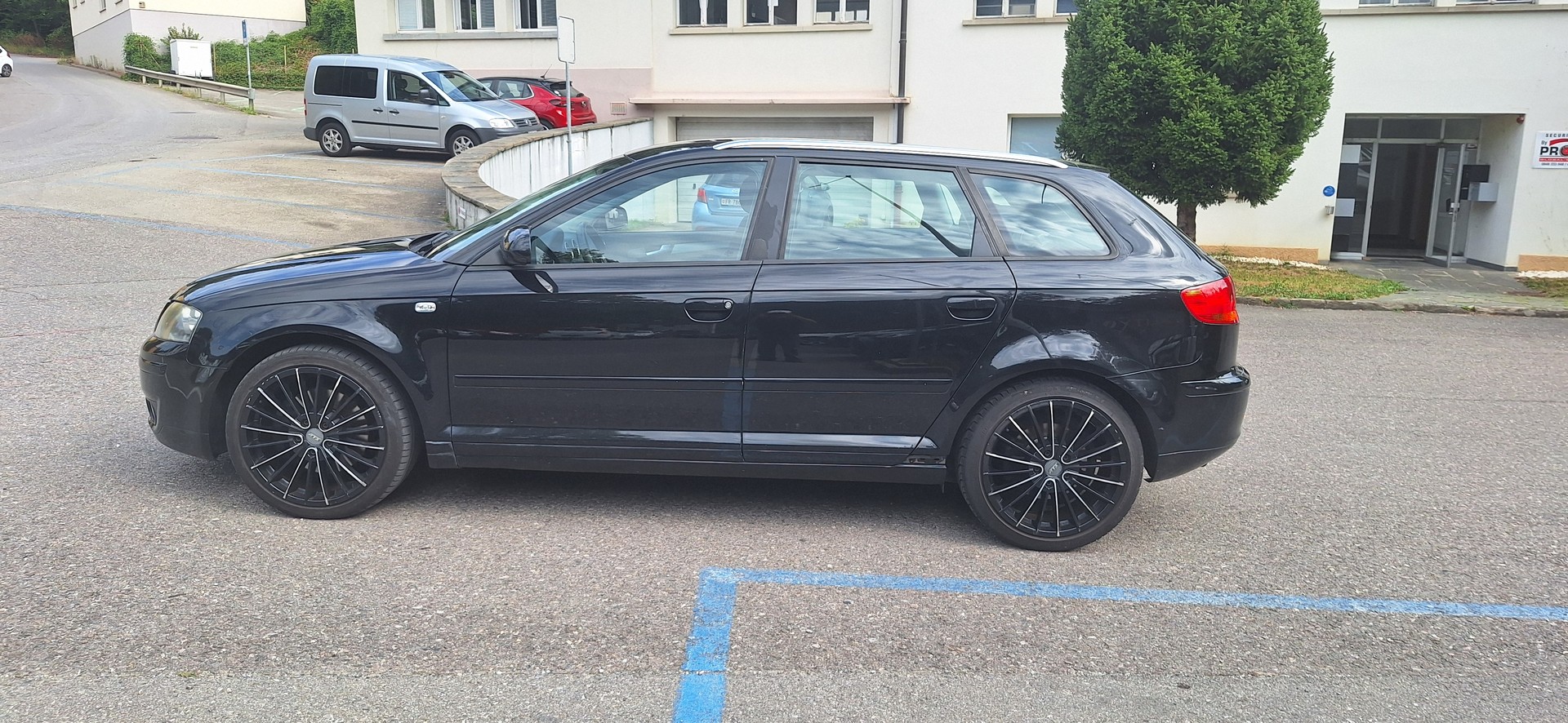 AUDI A3 Sportback 2.0 Turbo FSI Ambiente-image-3