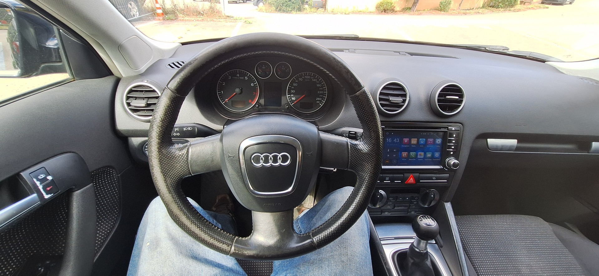 AUDI A3 Sportback 2.0 Turbo FSI Ambiente-image-25