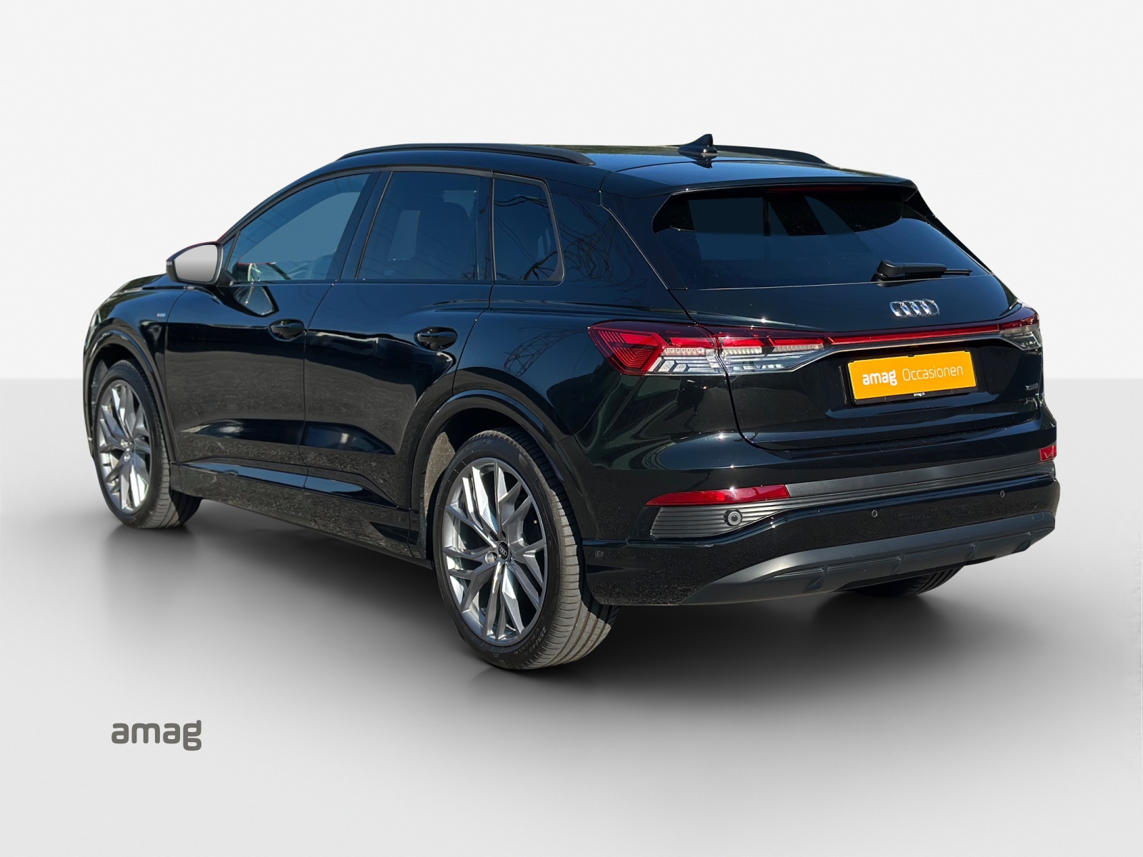 AUDI Q4 e-tron 50 quattro-image-2