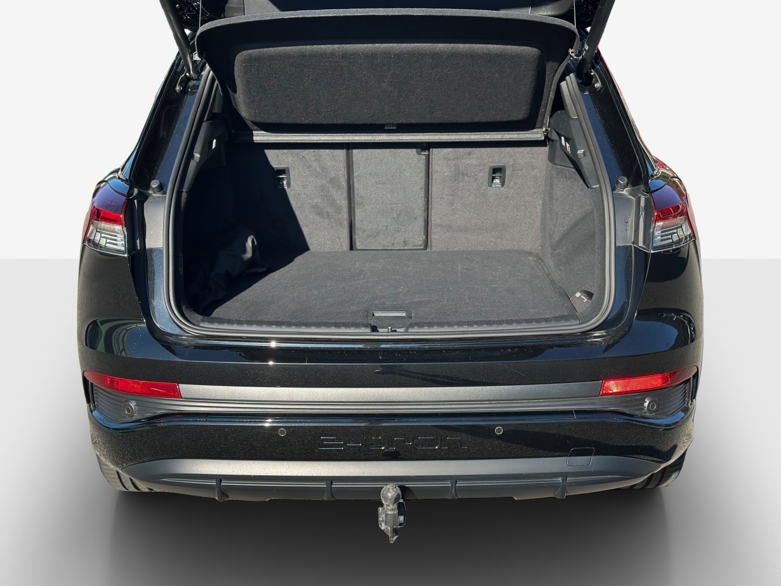 AUDI Q4 e-tron 50 quattro-image-12