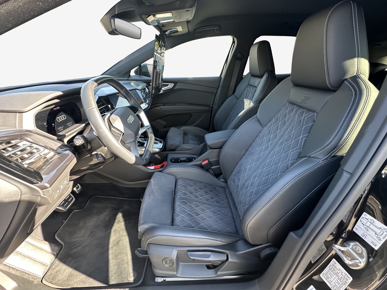 AUDI Q4 e-tron 50 quattro-image-7