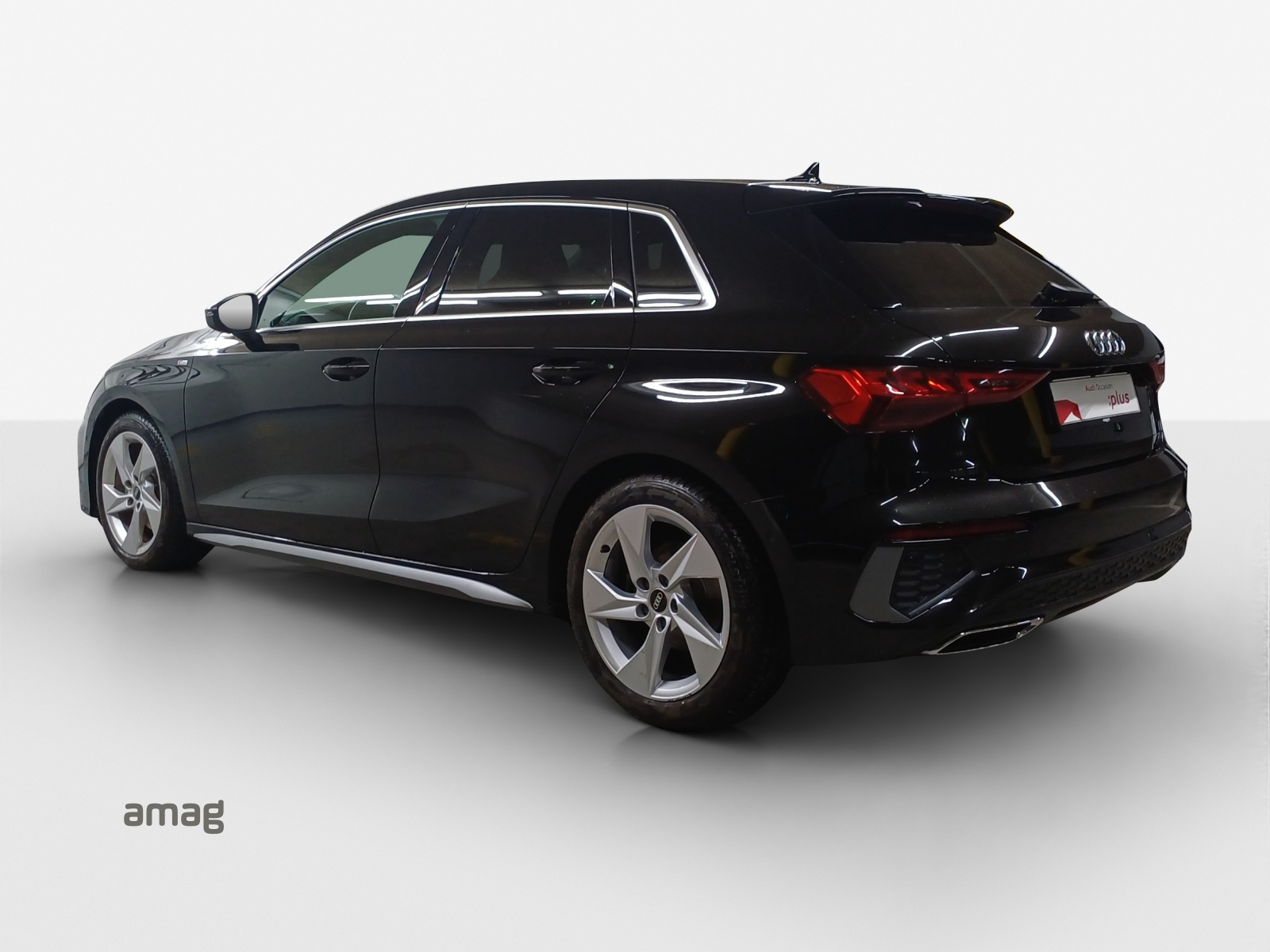 AUDI A3 Sportback 40 TFSI S line quattro S-tronic-image-2