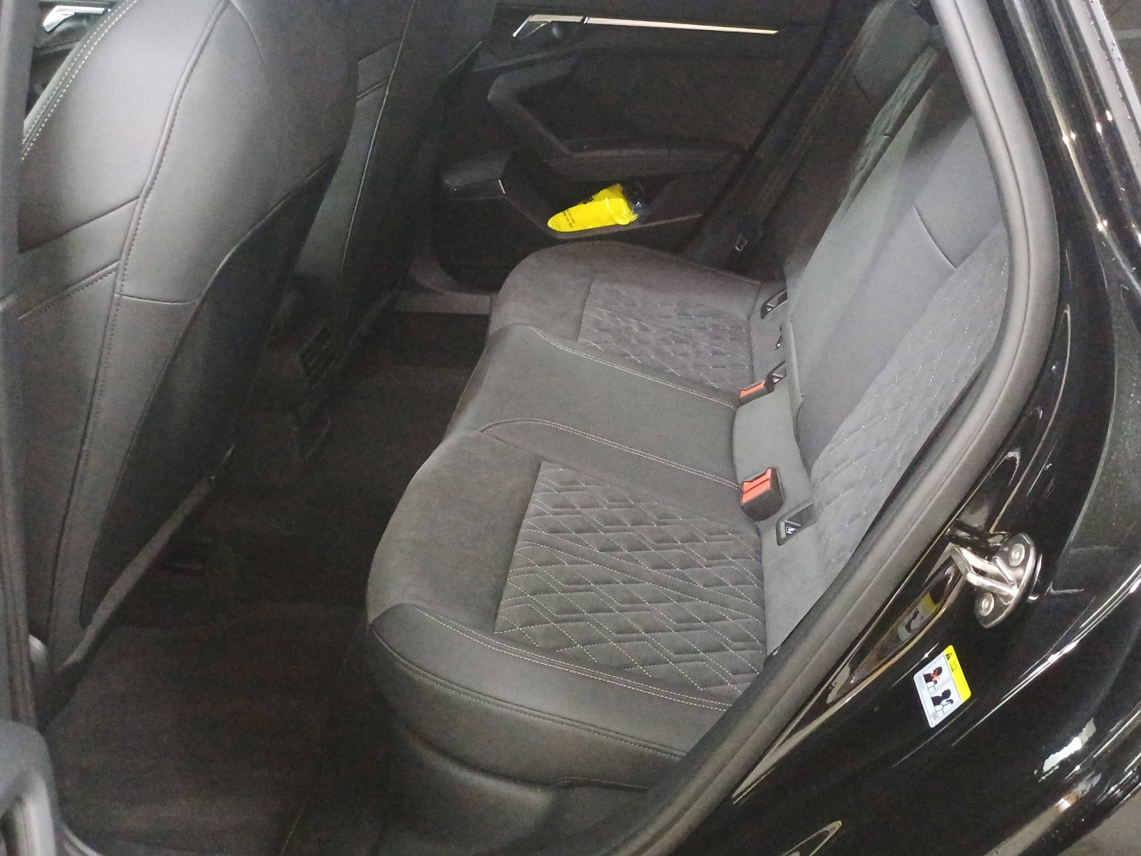 AUDI A3 Sportback 40 TFSI S line quattro S-tronic-image-11