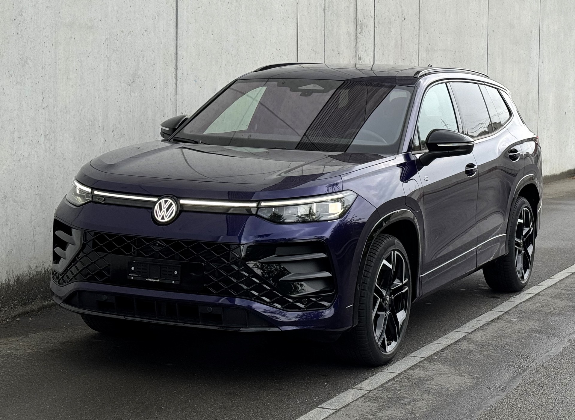 VW Tayron 1.5 TSI evo2 eHybrid R-Line DSG mit Herstellergarantie | Vollausstattung | wie neu-image-1