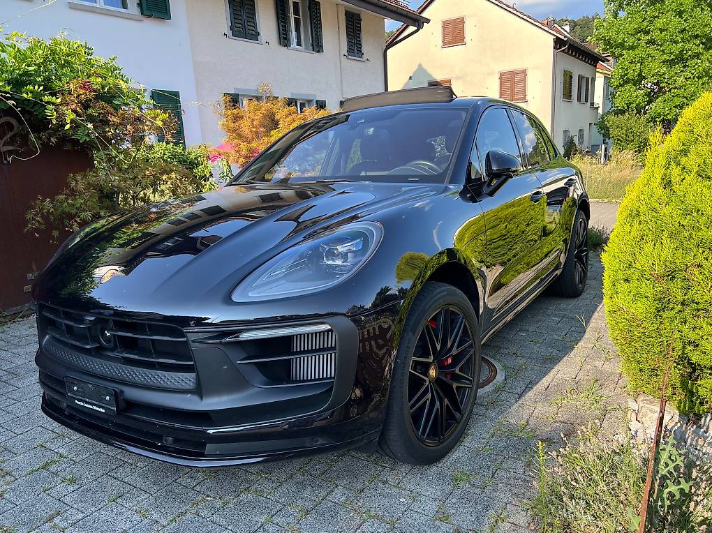 PORSCHE MACAN-image-0