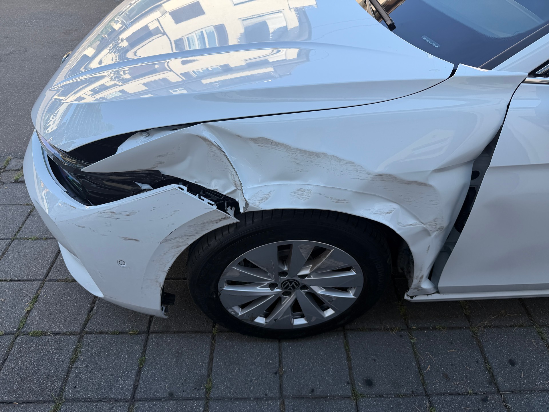 VW Passat Variant 2.0 TDI evo Business 4 Motion DSG-image-14
