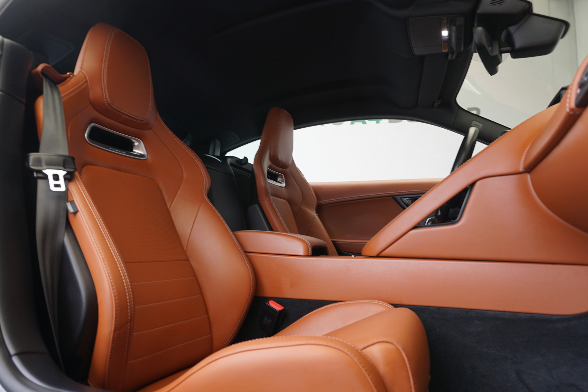 JAGUAR F-Type 2.0 I4 R-Dynamic 300PS Coupé-image-22