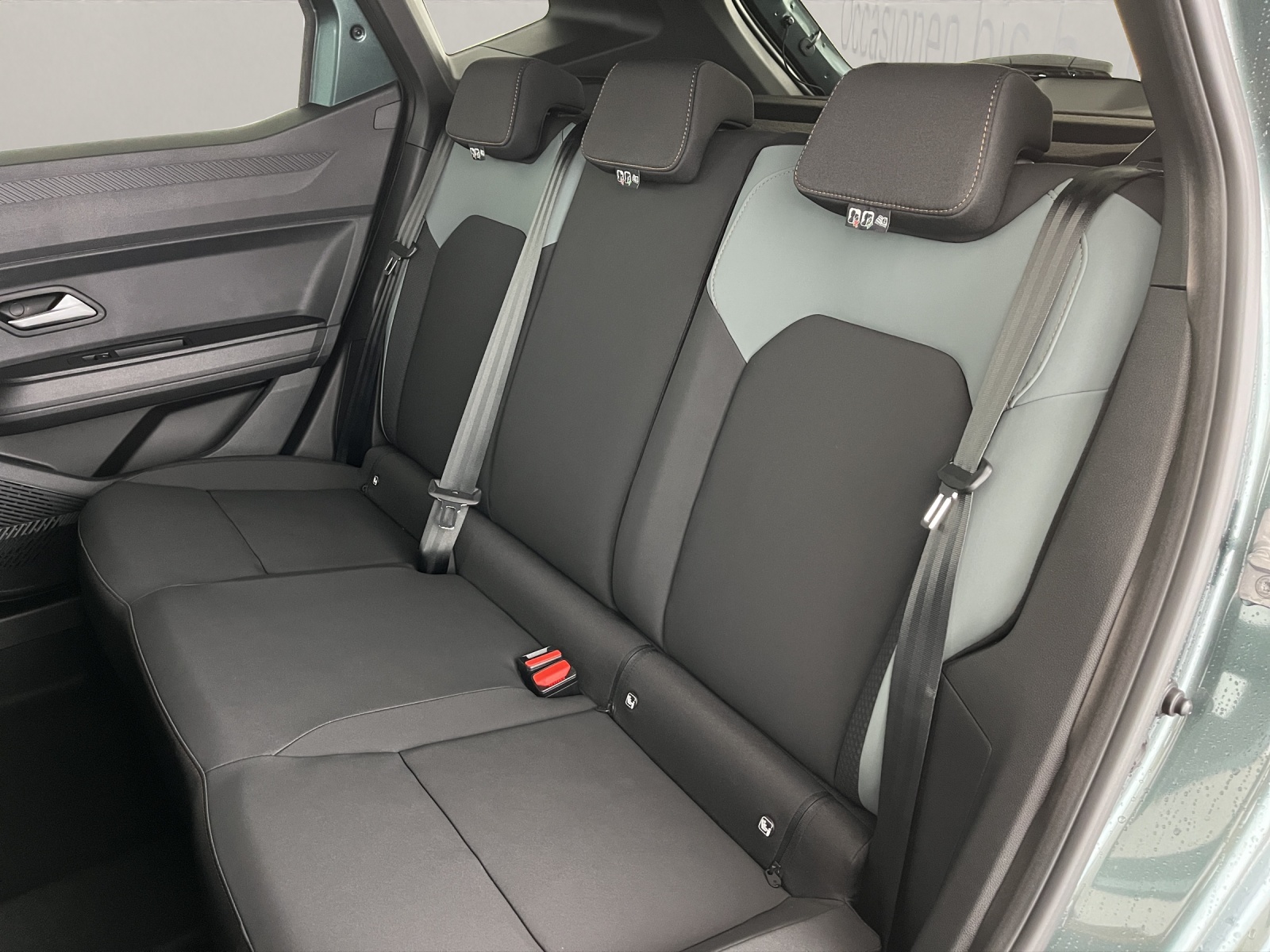 DACIA Duster 1.2 Hybrid Extreme 4WD-image-16