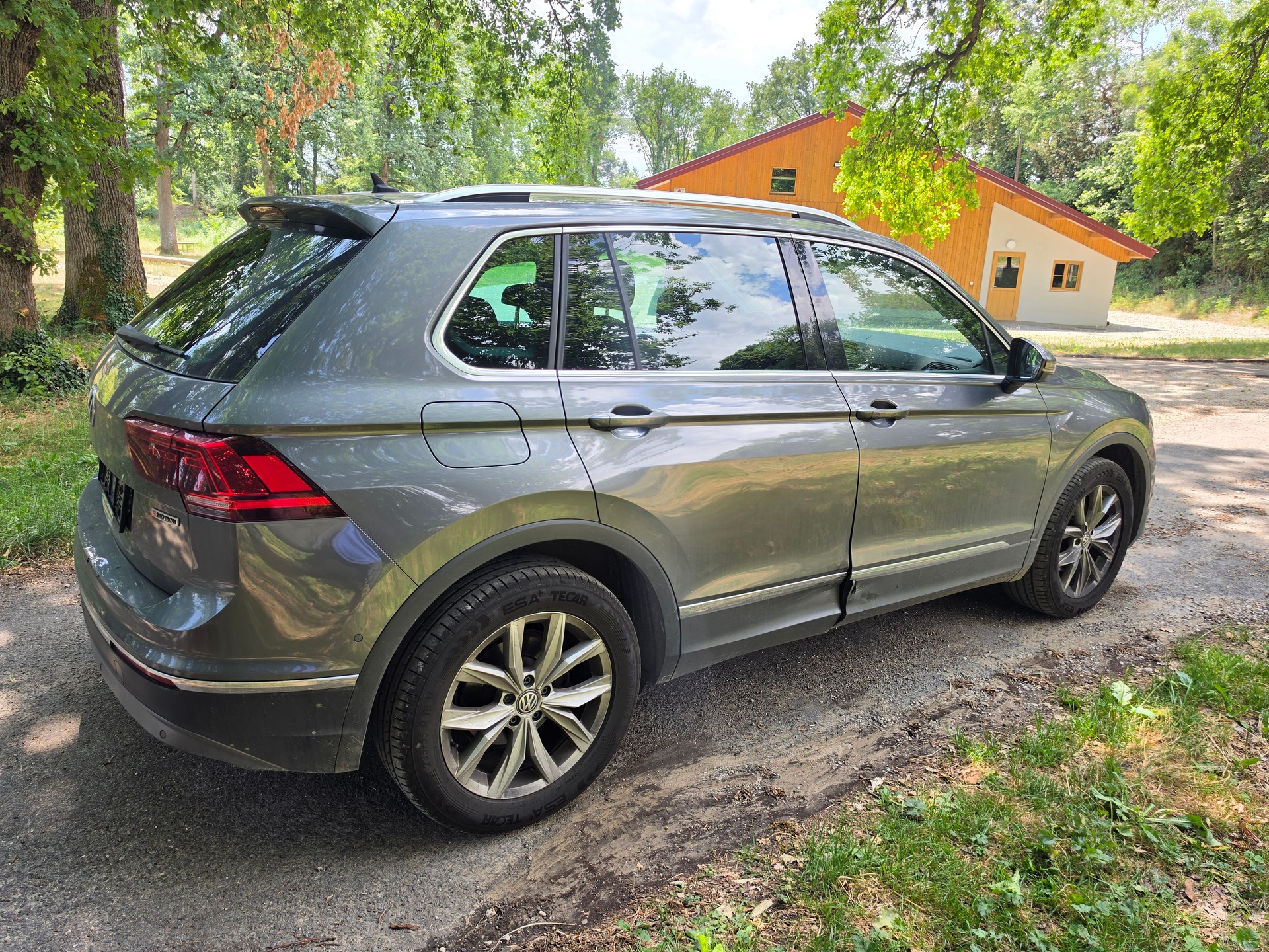 VW Tiguan 2.0 TDI SCR Highline 4Motion DSG-image-6