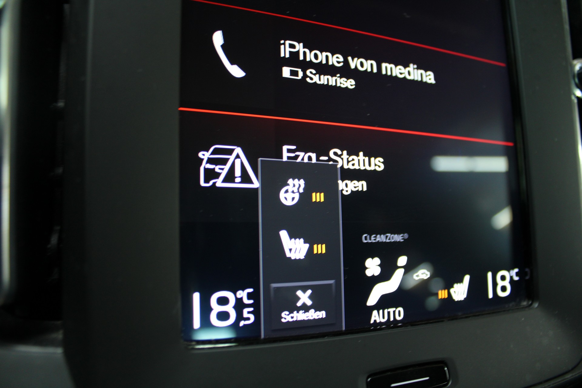 VOLVO XC40 T3 Momentum Light Geartronic-image-12