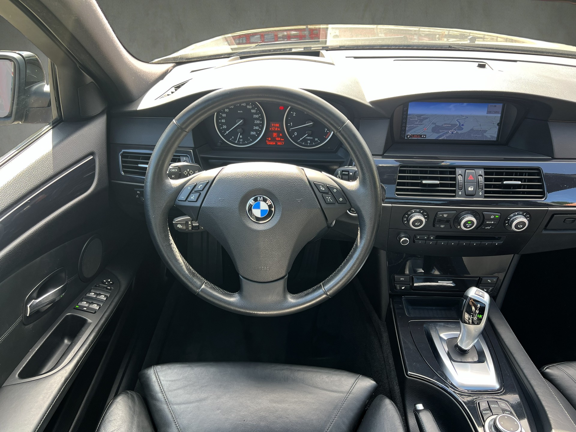 BMW 530xi Touring Steptronic-image-20