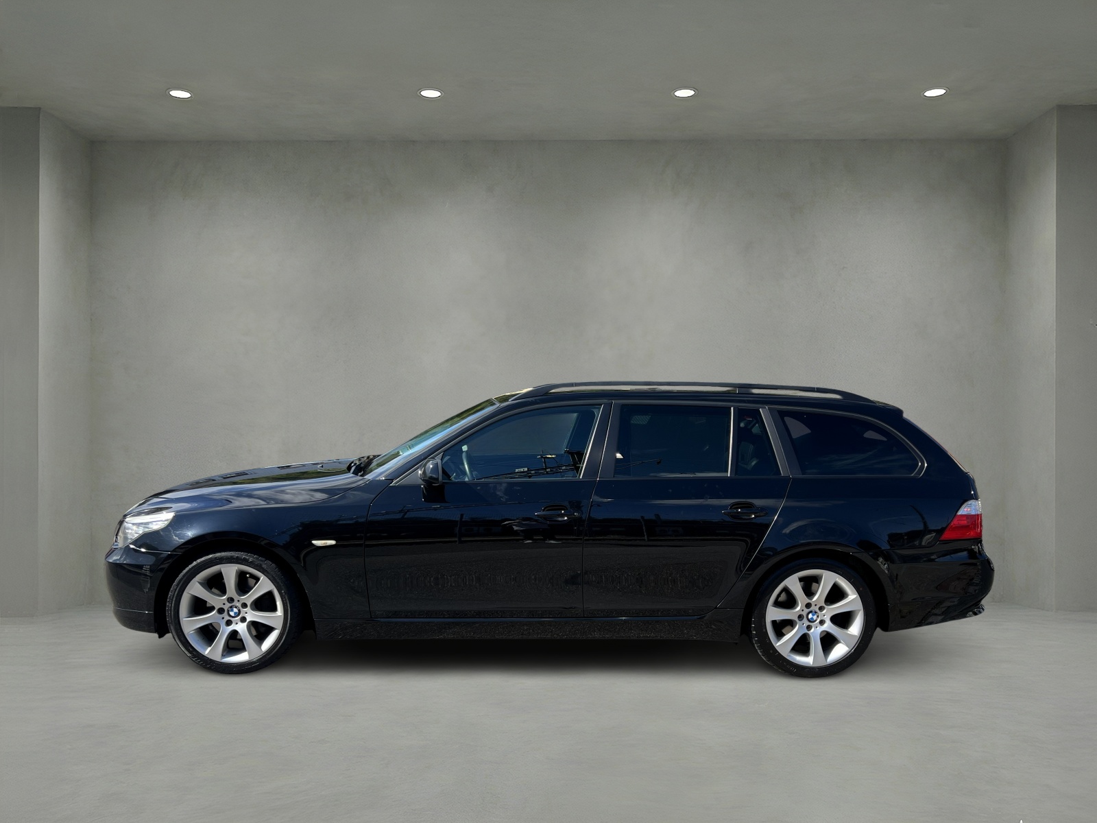 BMW 530xi Touring Steptronic-image-1