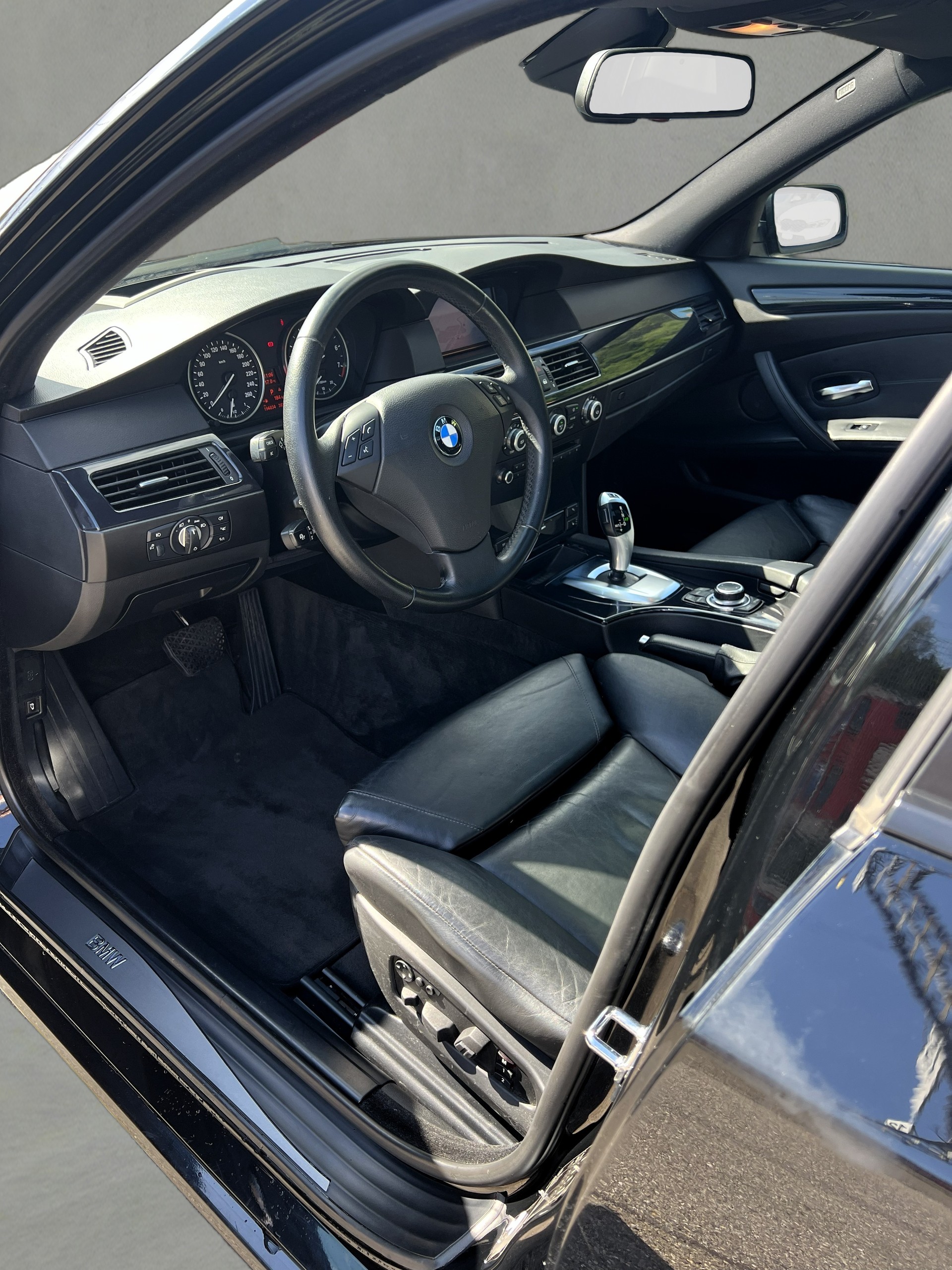 BMW 530xi Touring Steptronic-image-14