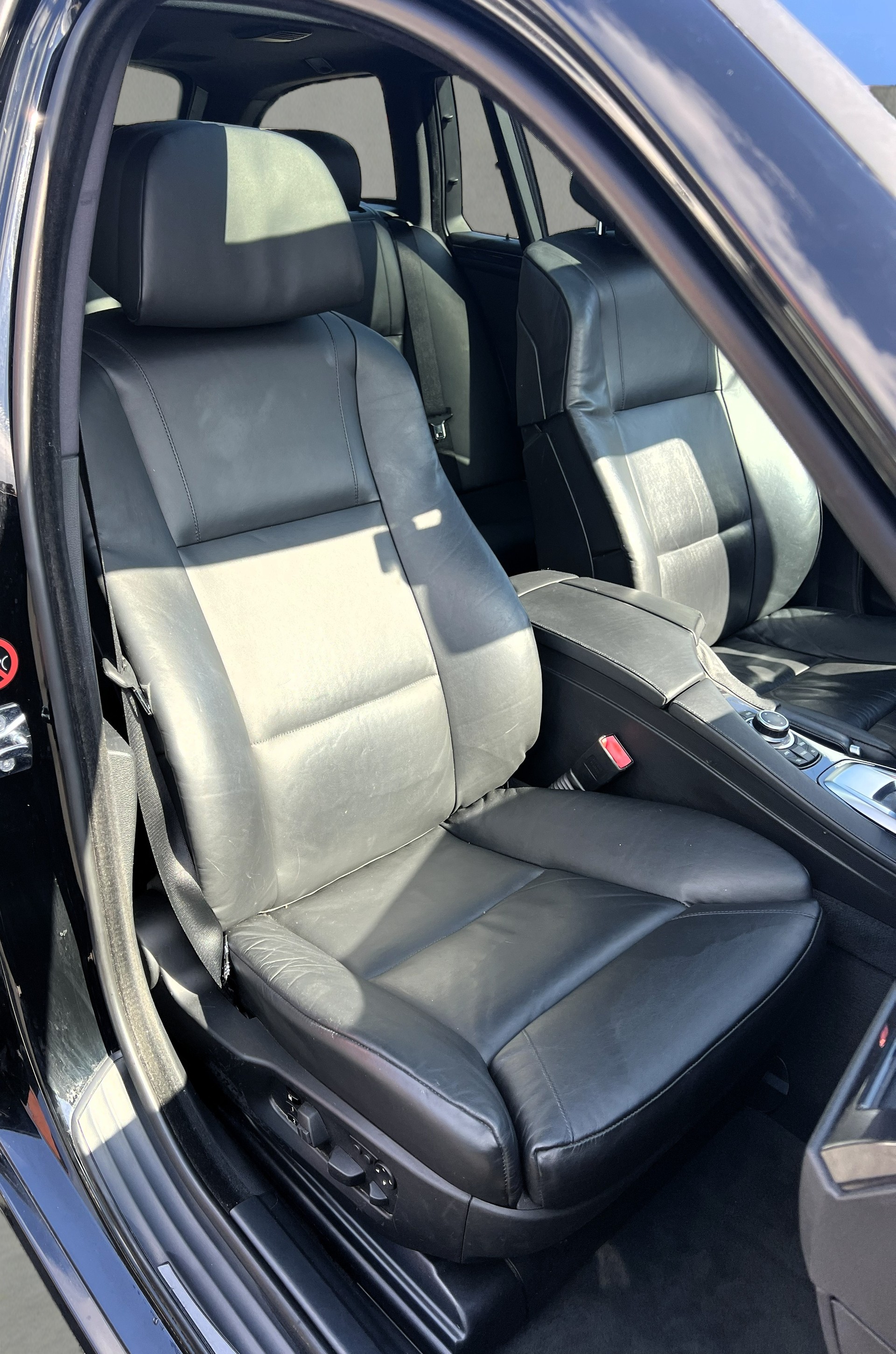 BMW 530xi Touring Steptronic-image-12