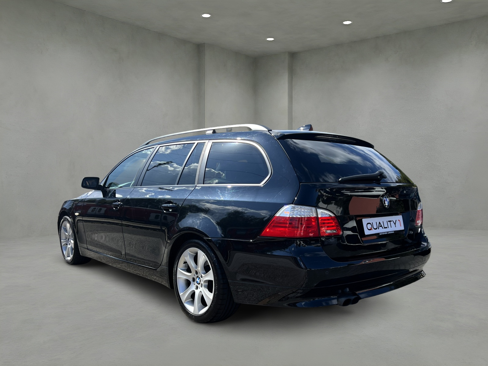 BMW 530xi Touring Steptronic-image-2