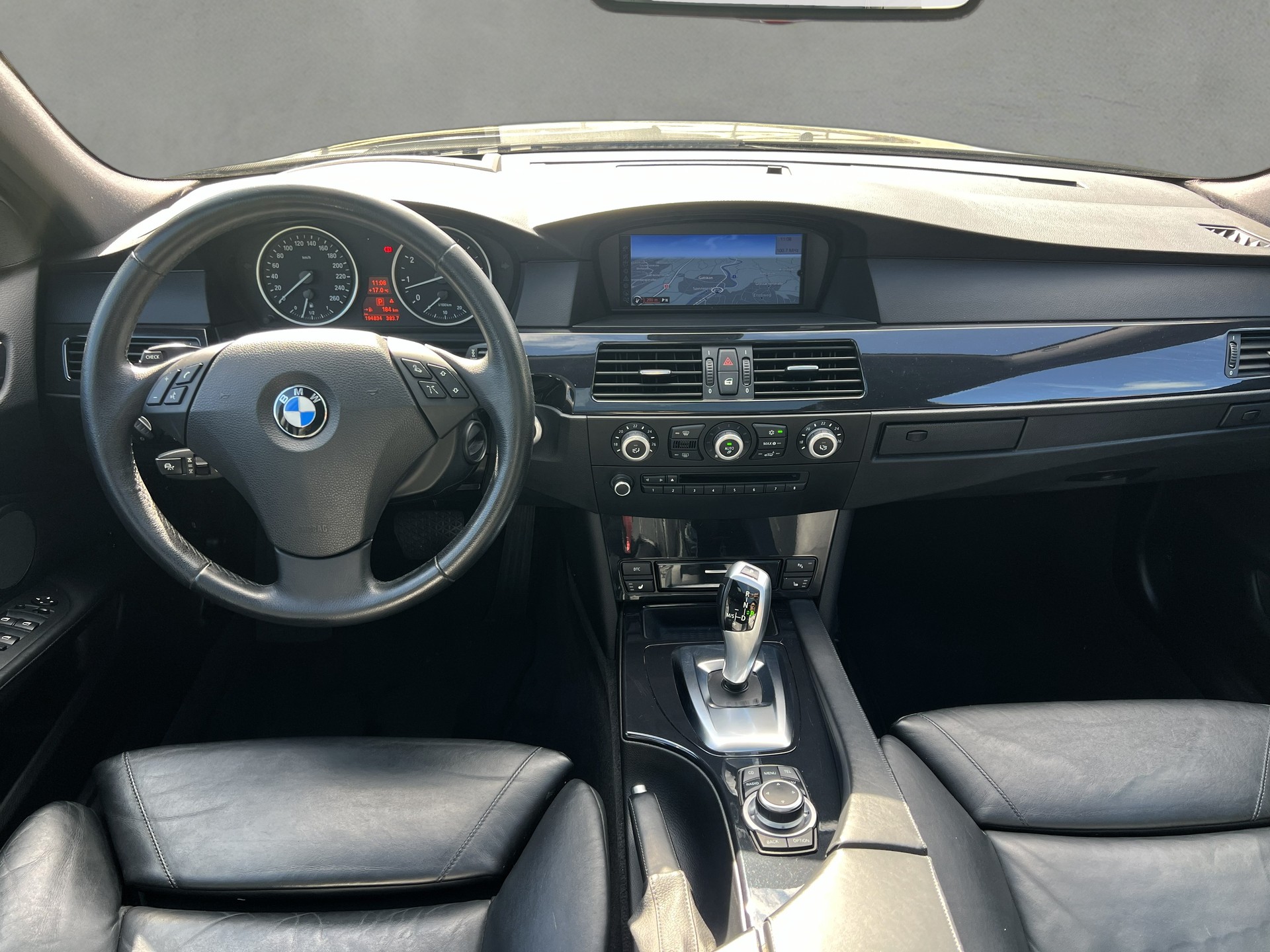 BMW 530xi Touring Steptronic-image-21
