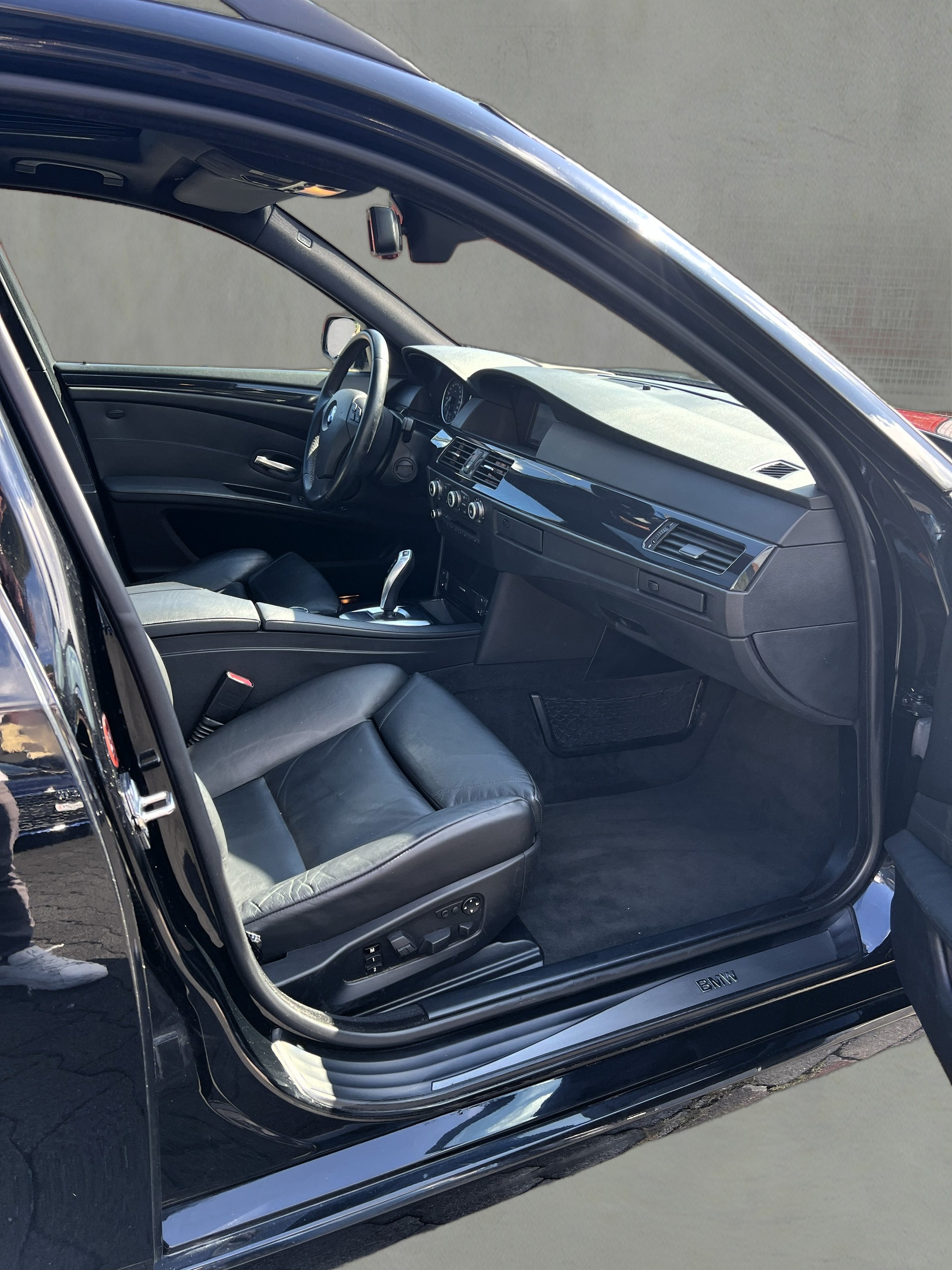 BMW 530xi Touring Steptronic-image-11