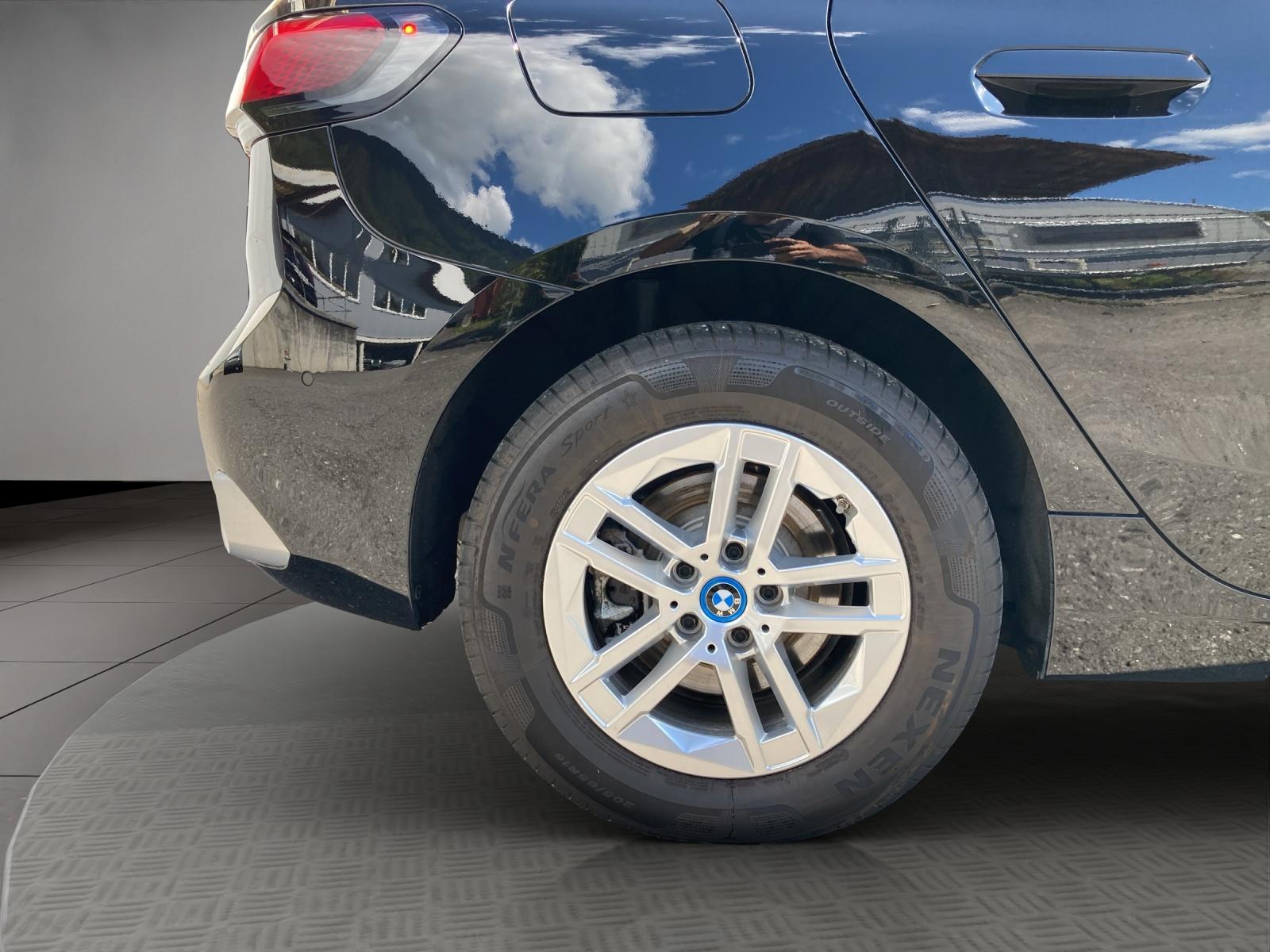 BMW 225e xDrive Active Tourer-image-22