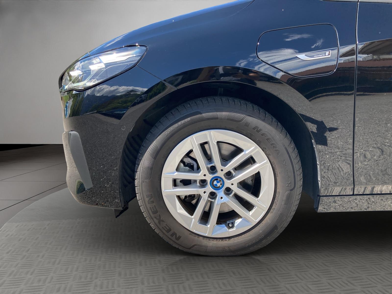 BMW 225e xDrive Active Tourer-image-19