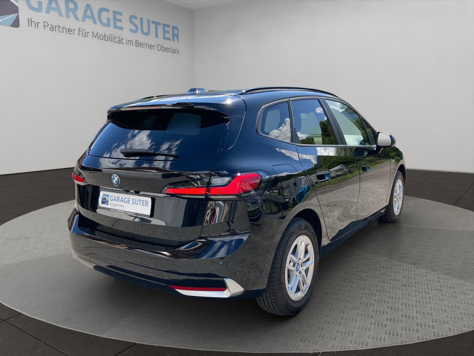 BMW 225e xDrive Active Tourer-image-4