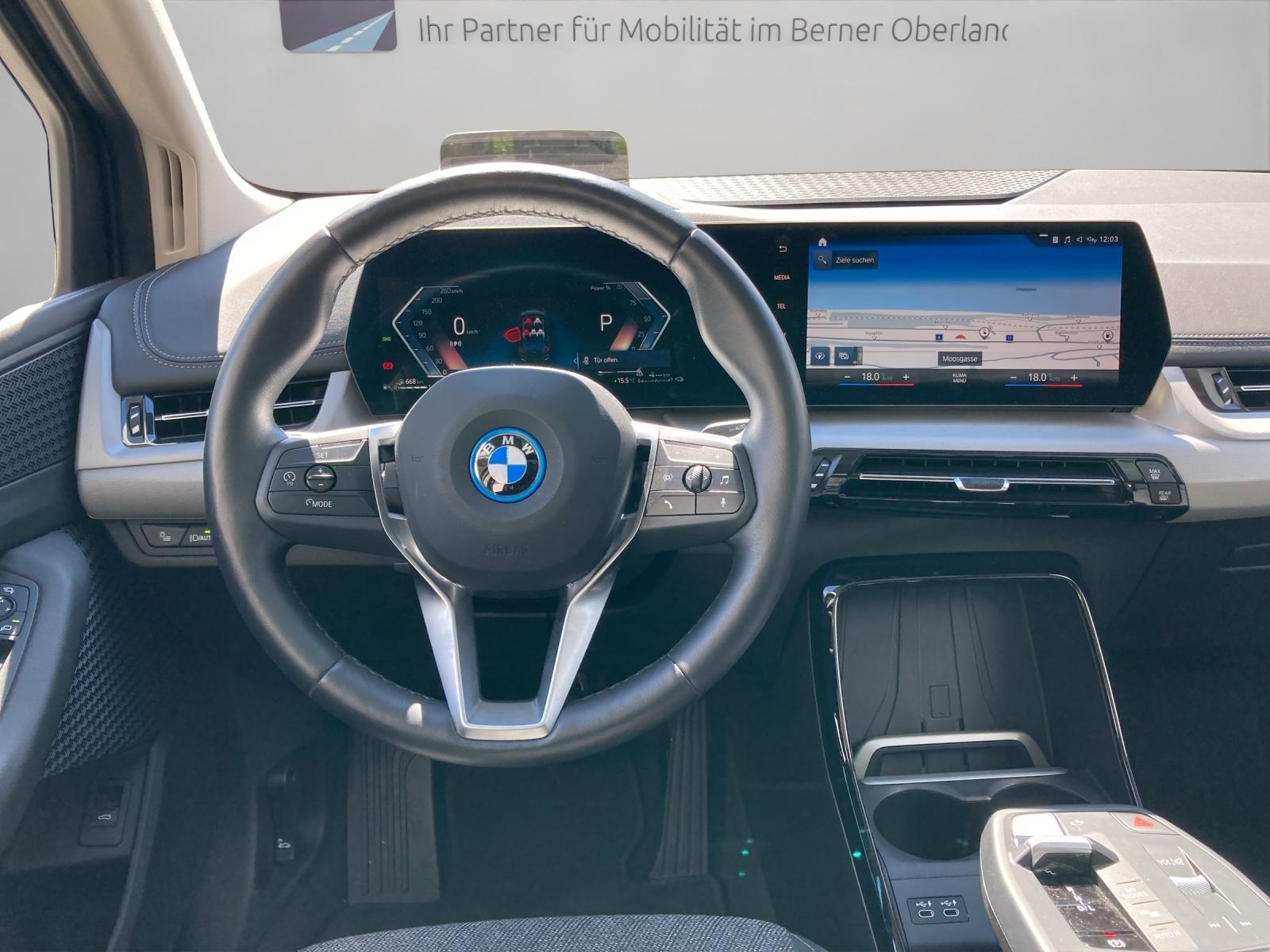 BMW 225e xDrive Active Tourer-image-13