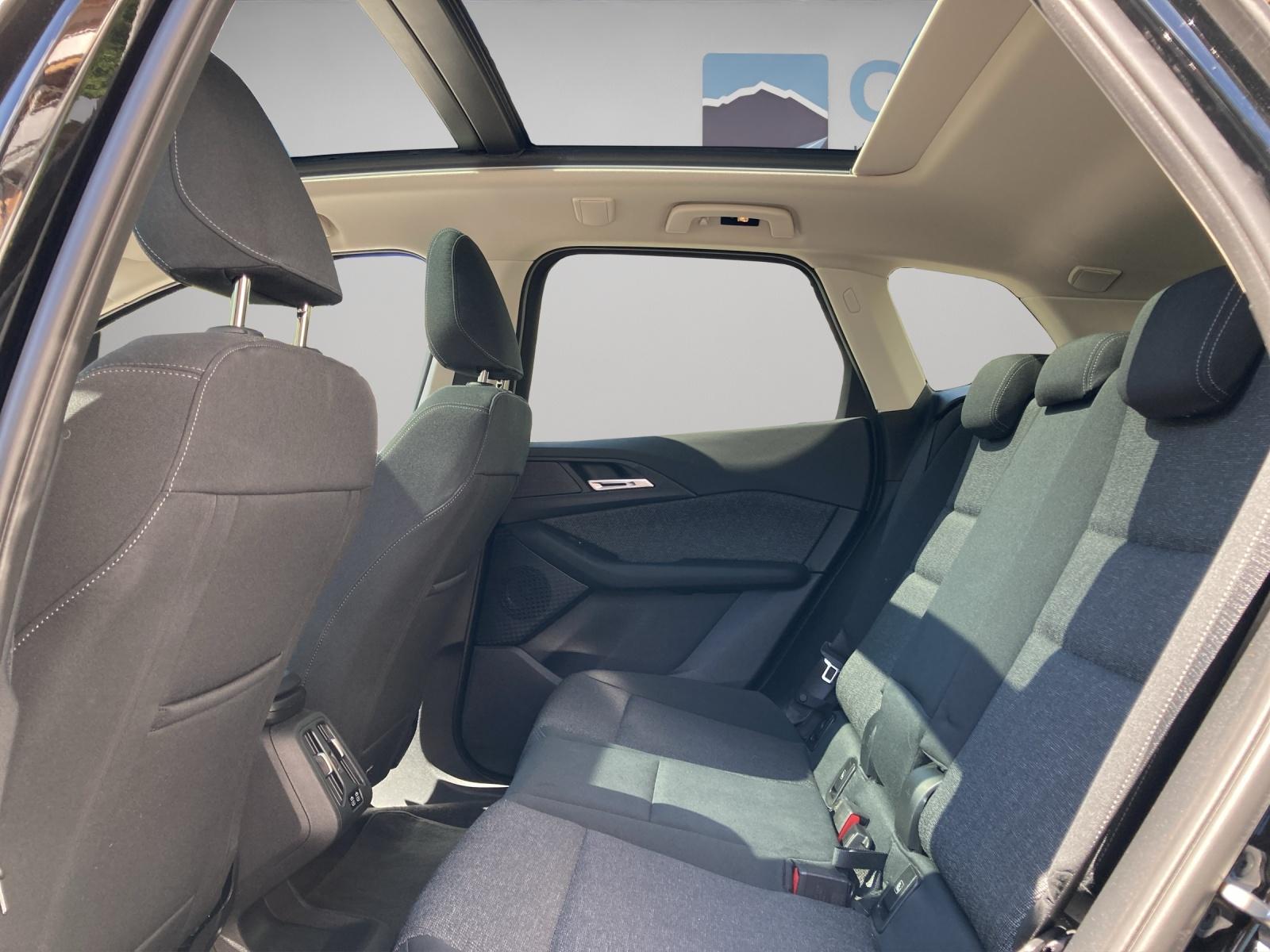 BMW 225e xDrive Active Tourer-image-9