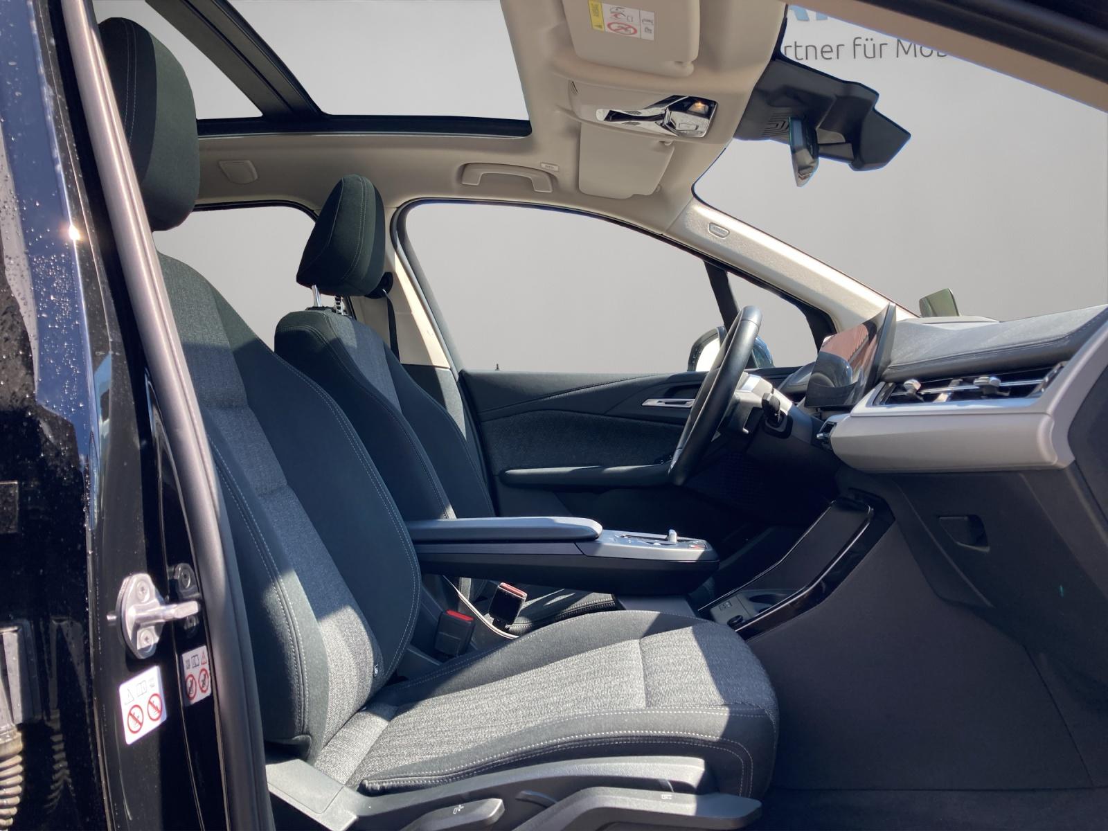 BMW 225e xDrive Active Tourer-image-10