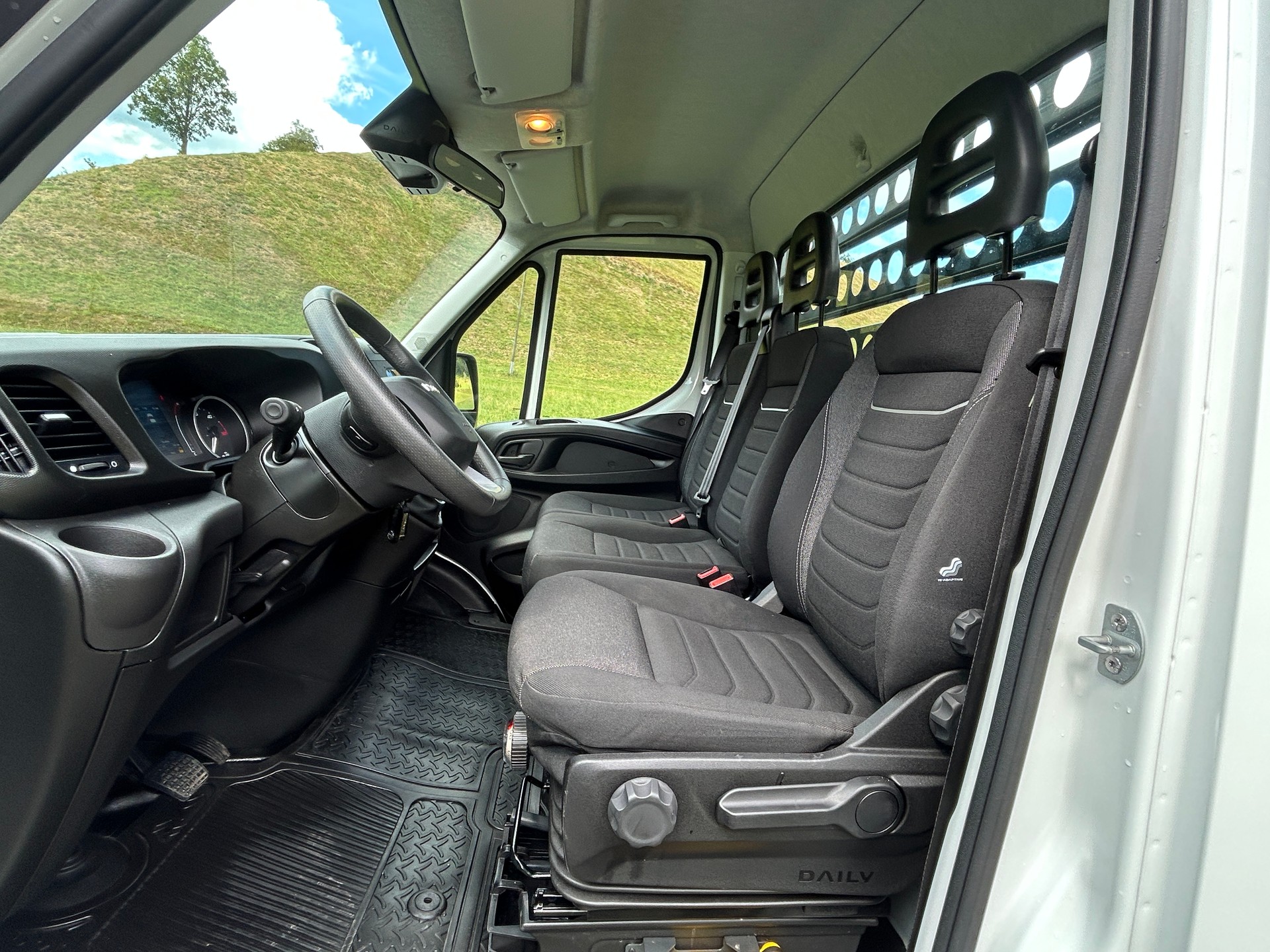 IVECO 35S14 Automat-image-11