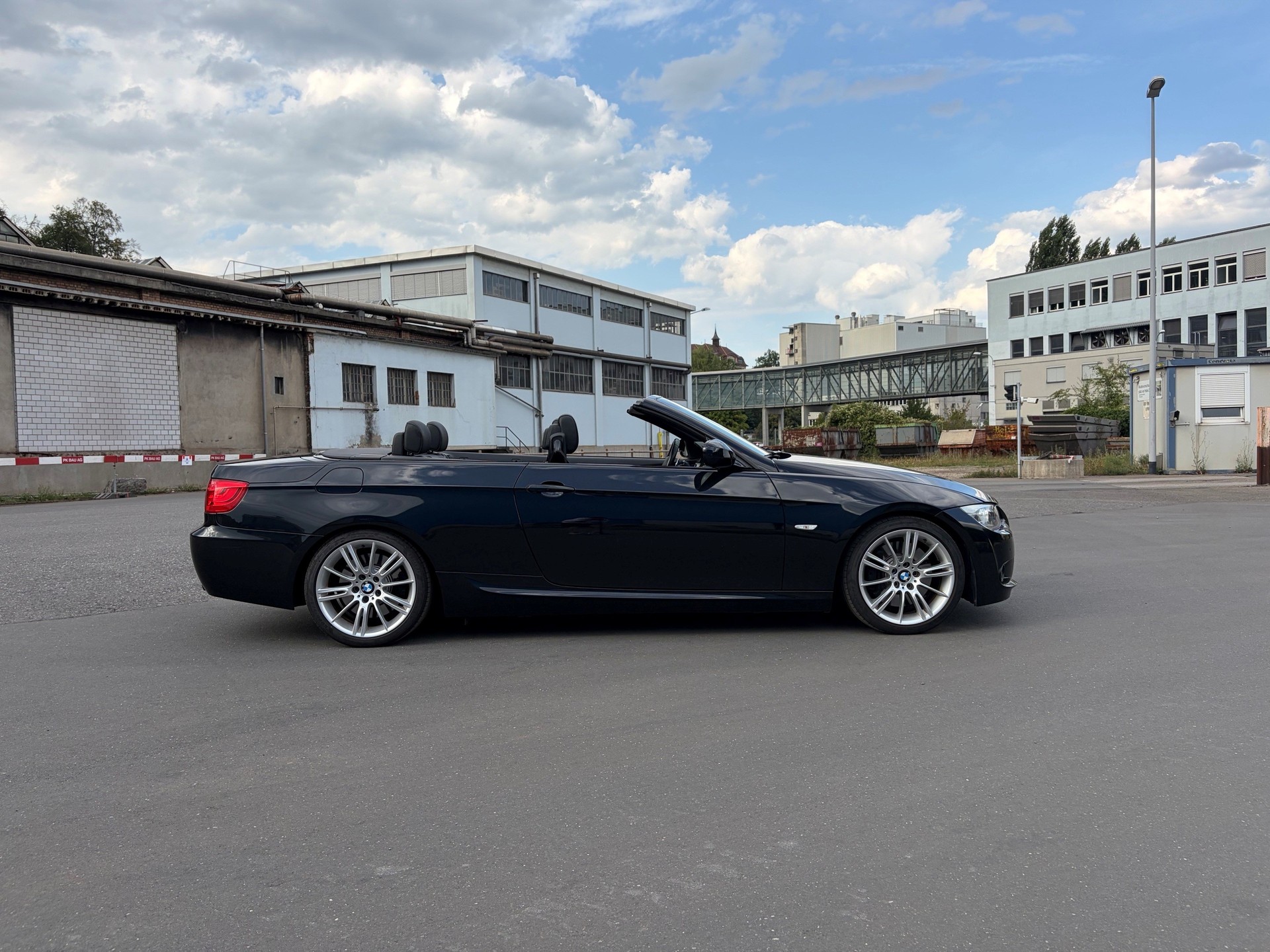 BMW 335i-image-2