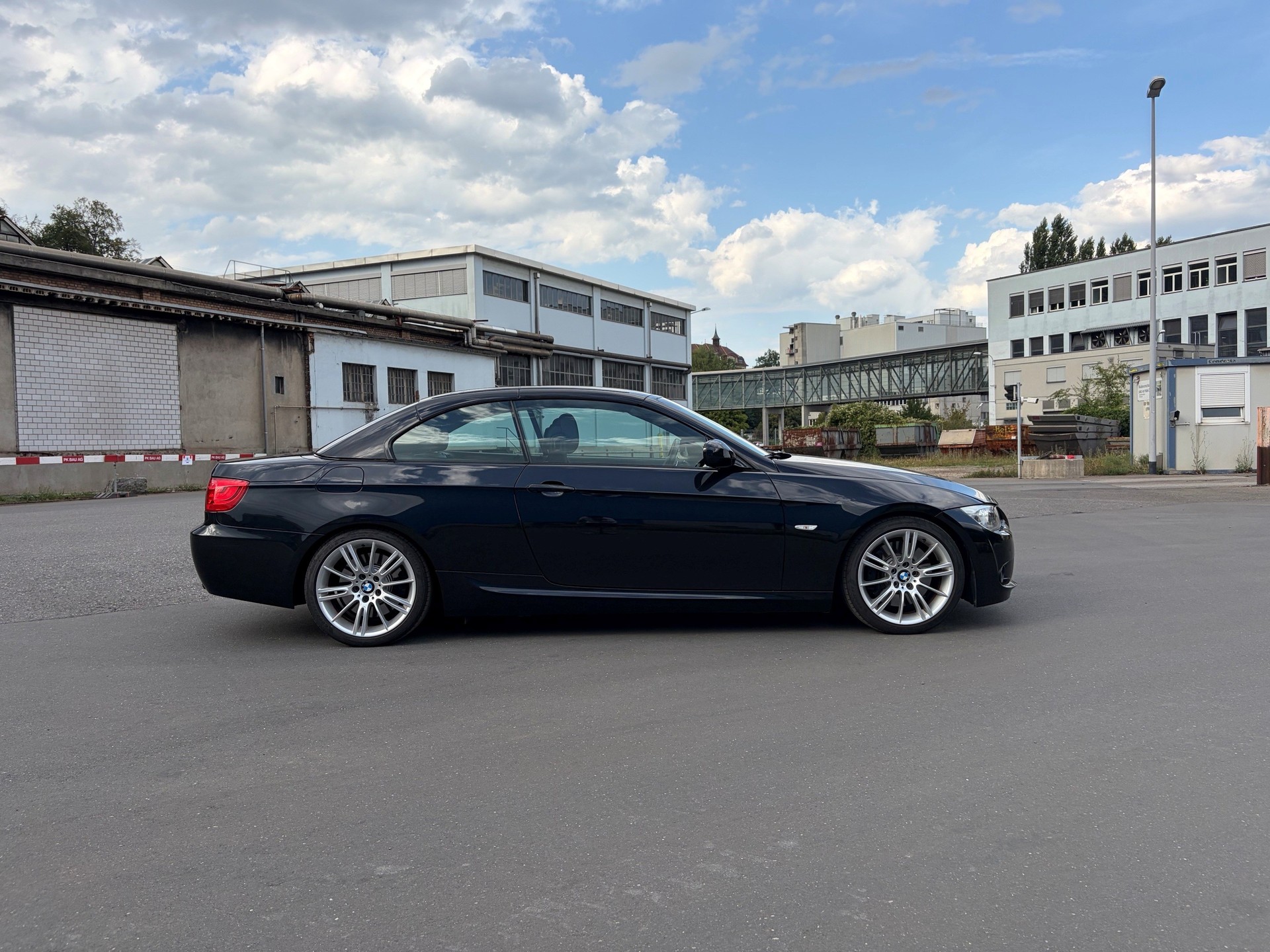 BMW 335i-image-3